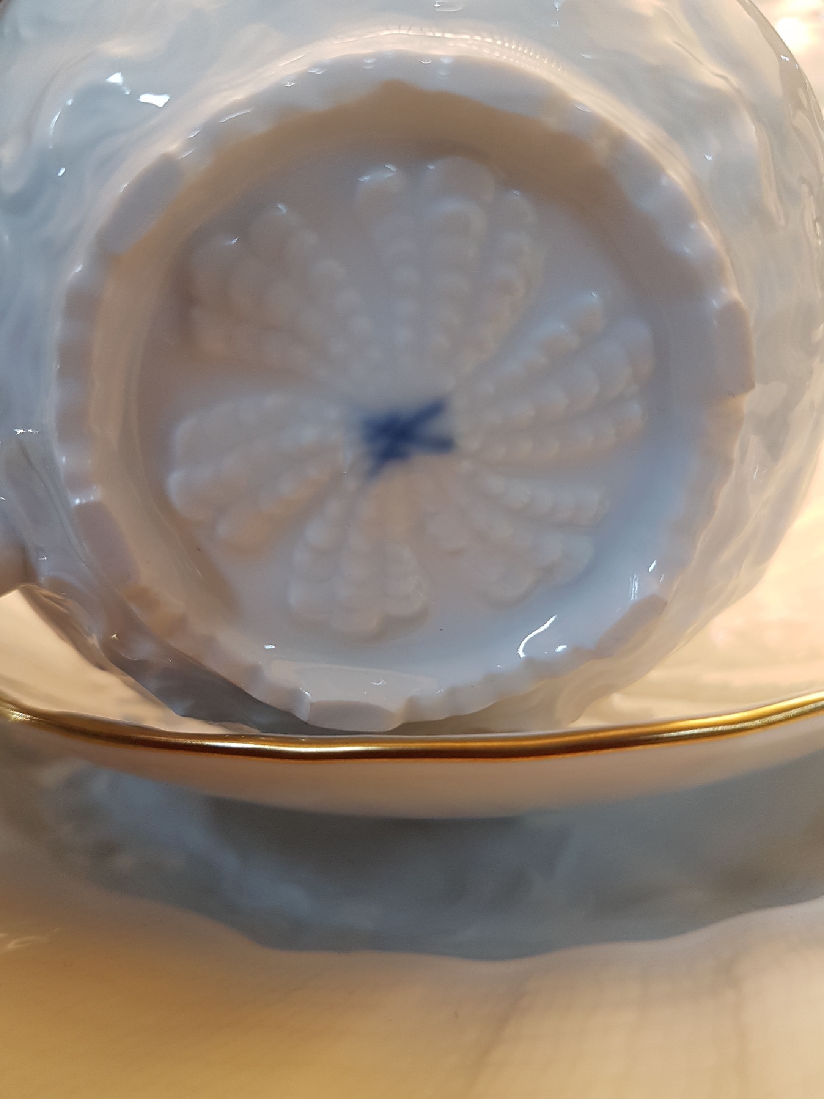 Detail m: Kaffeeservice, Meissen, 20. Jh., 2. Wahl, Schwanenservice für 8 Personen, Kaffeekanne, 8 Kaffeetassen mit Untertassen, 12 Dessertteller, Zuckerdose, ...