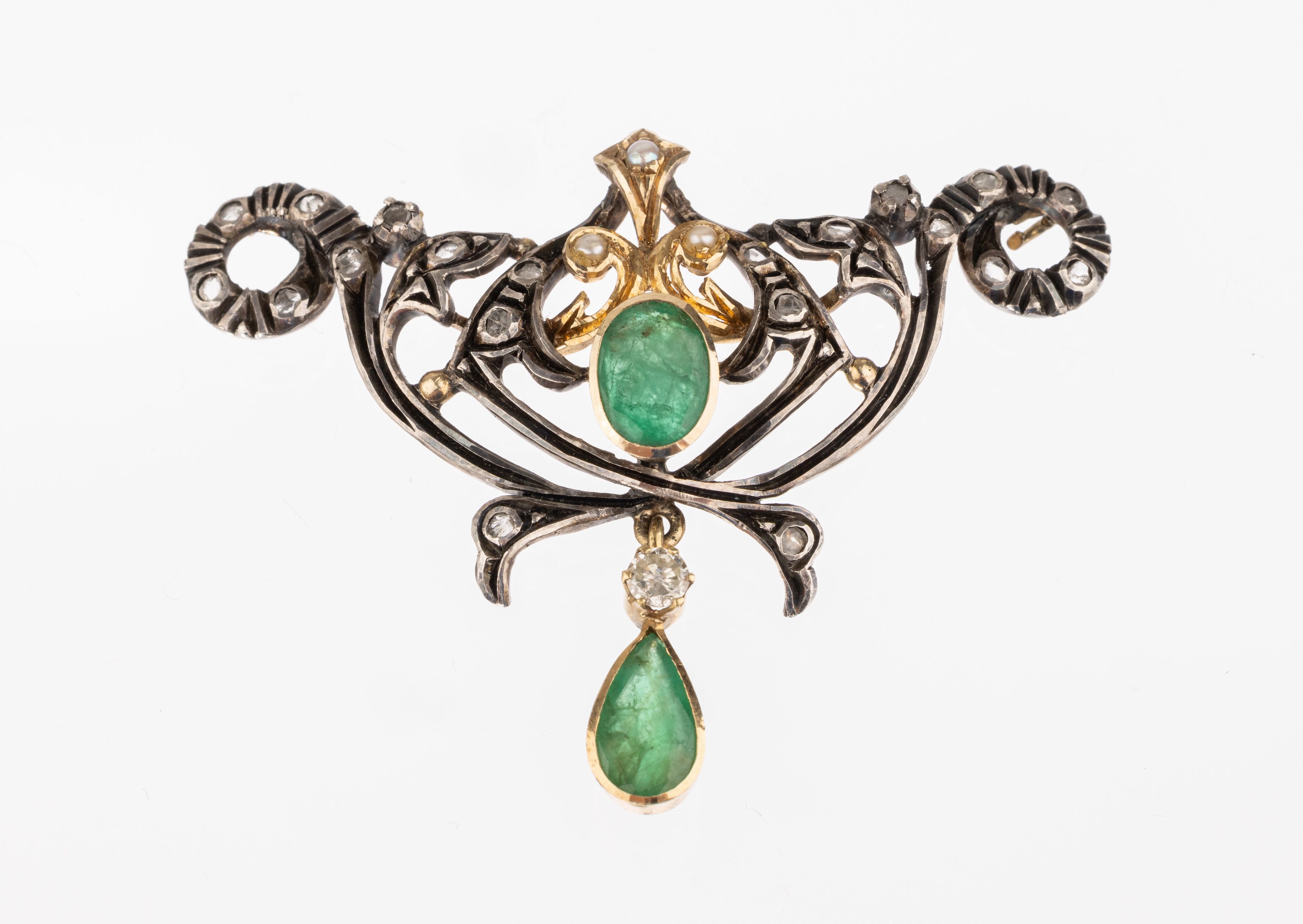 Detail a: 19 kt Gold Smaragd-Diamant Collier-Einhänger, GG 800/000 und Silber, 1 ovalfacett. Smaragd und 1 Smaragdtropfen beweglich abgehängt zus. ca. 2.0 ...