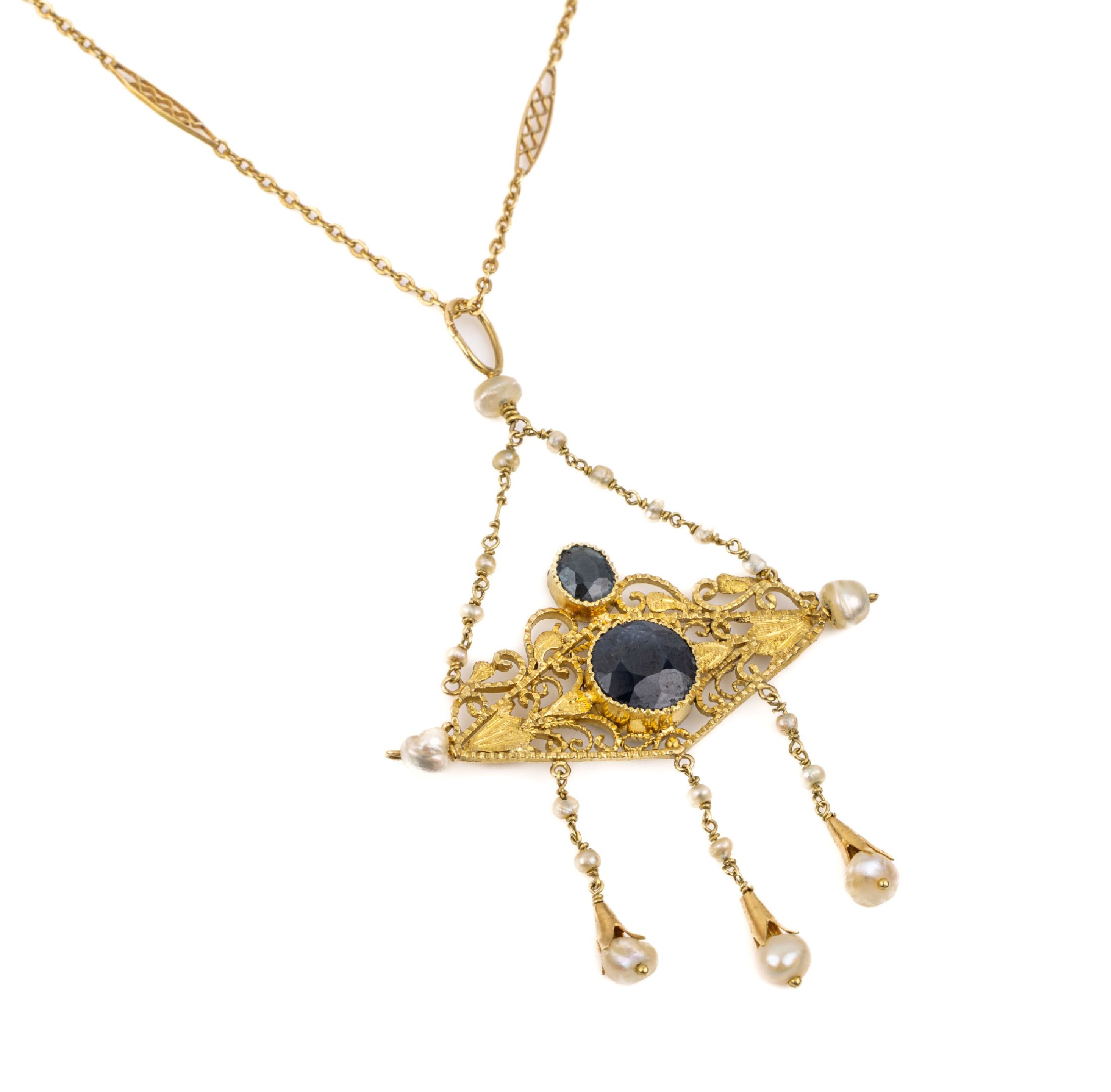 14 kt Gold Saphir-Perl-Anhänger, um 1900 , GG 585/000, gepr., Mittelteil filigran mit Perlchen, z.T. abgehängt, 2 facett. Saphire zus. ca. 3,20 ct, ...
