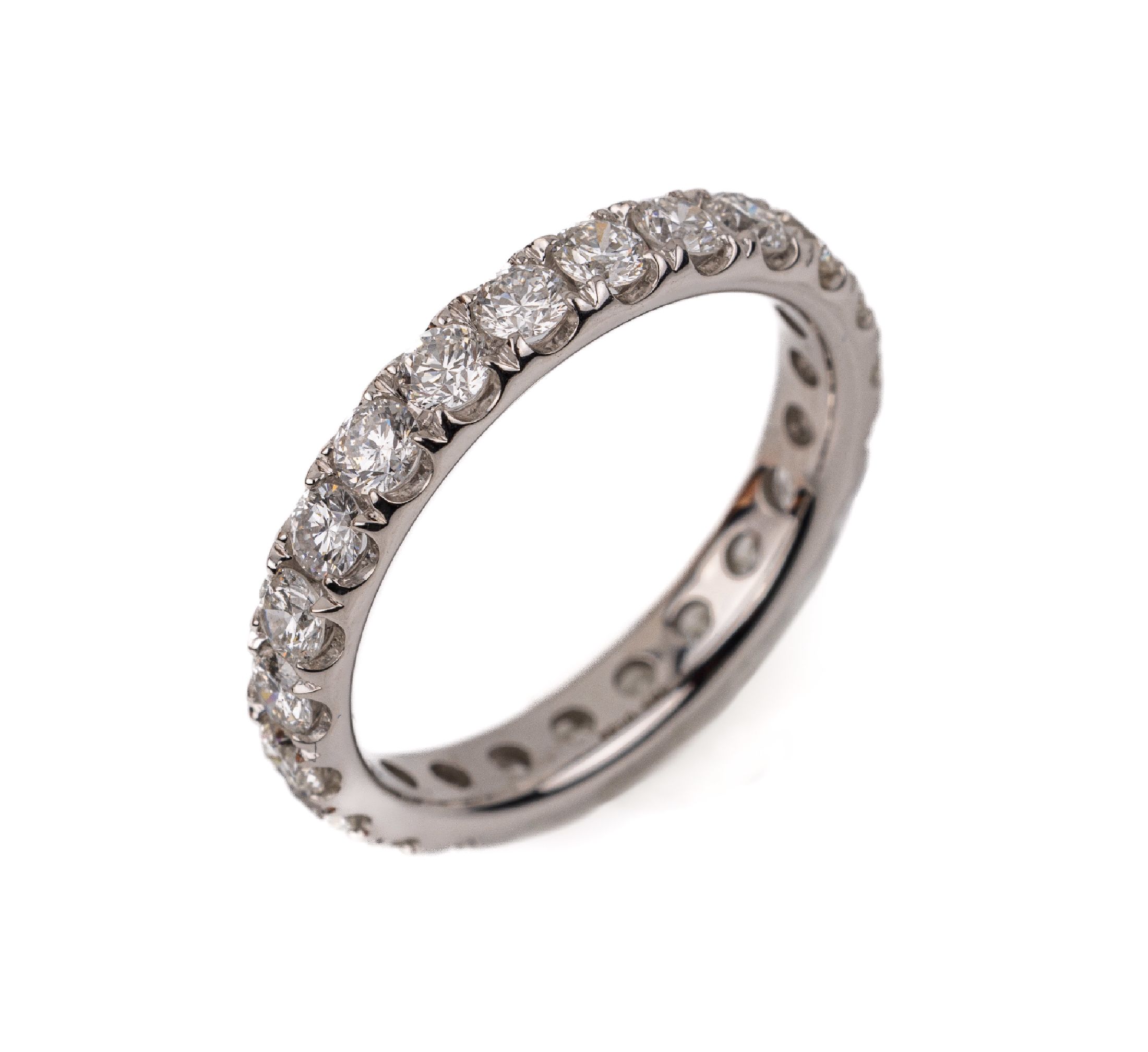 14 kt Gold Brillant-Ring, WG 585/000, rundum mit Brillanten zus. ca. 1.68 ct Weiß/lr-si, ca. 2.8 g, RW 54