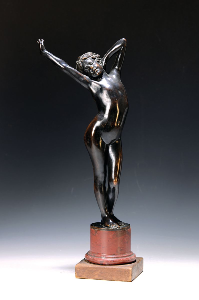 Ernst Freese, Bronzeskulptur um 1900, "Erwacht", sich reckener Mädchenakt mit geflochtenem Haar, Bronze braun patiniert, auf der Plinthe ...