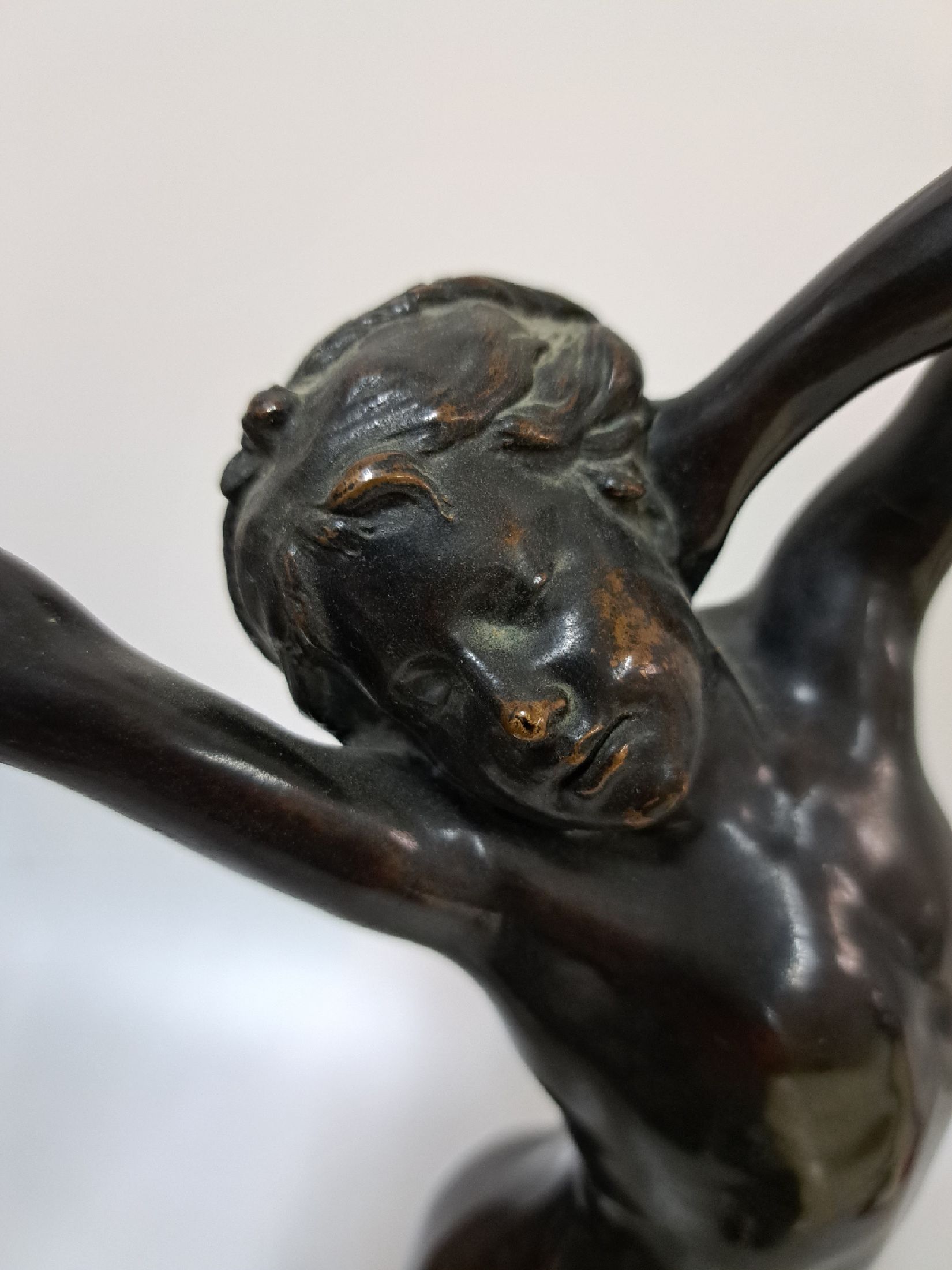 Detail a: Ernst Freese, Bronzeskulptur um 1900, "Erwacht", sich reckener Mädchenakt mit geflochtenem Haar, Bronze braun patiniert, auf der Plinthe ...