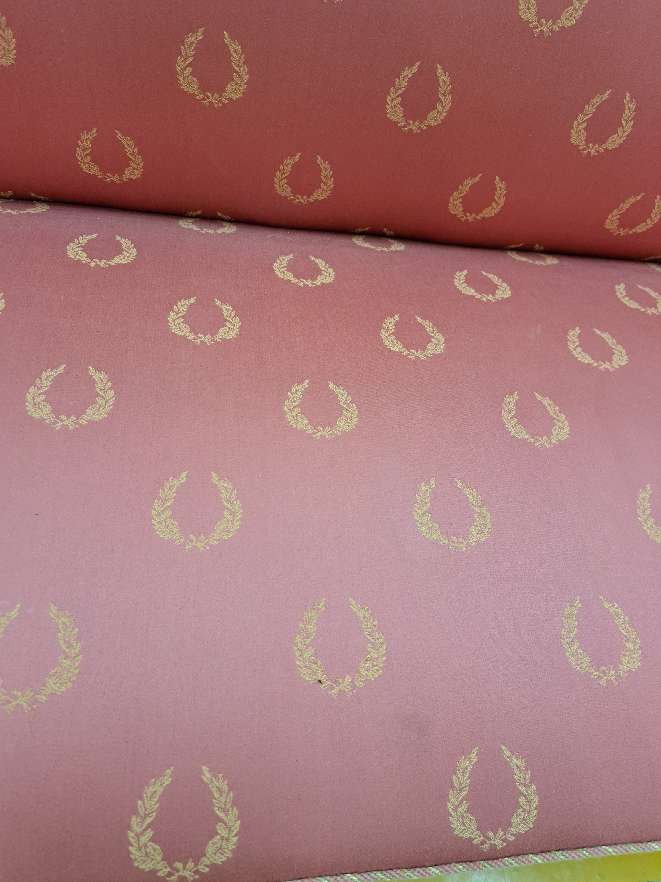 Detail c: Sofa, Empirestil, 2. Hälfte 19. Jh., Kirschbaumfurnier, Doppelsäulendekor Bronzeapplikationen in Form von antiken Büsten, Polsterung guter ...