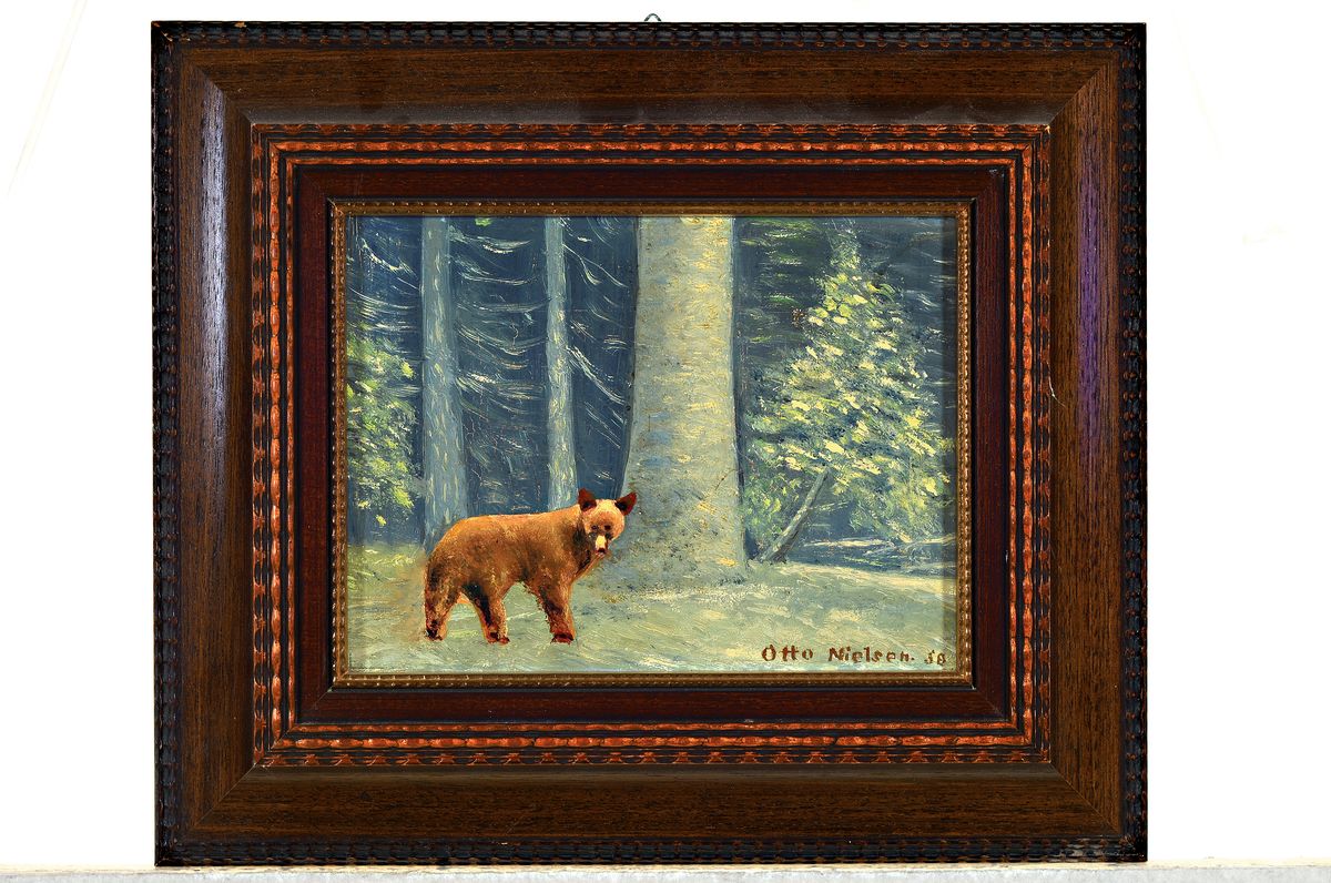Detail k: Otto Nielsen, 1877-1959 Dänemark, Bär am Waldrand, Öl/Lwd, rechts unten sign. und dat. 58, ca. 19x25cm, R. ca. 33x39cm