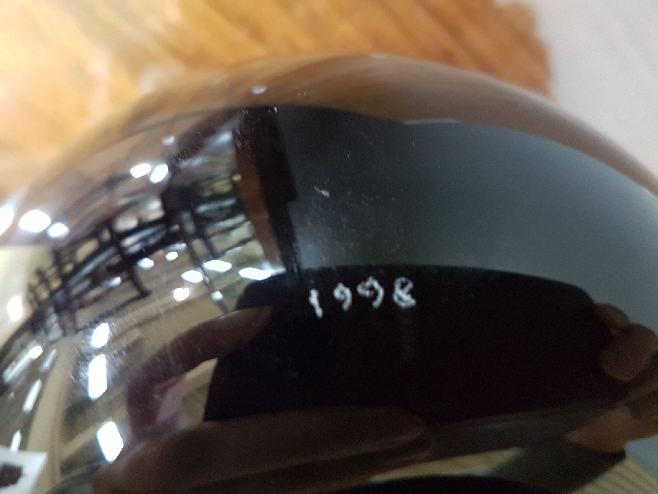 Detail d: Fußvase, Murano, Carlo Moretti, sign. u. dat. 1998, massiver kobaltblauer Glaskorpus mit eingeschmolzenen polychromen Streifen aussen u. ...