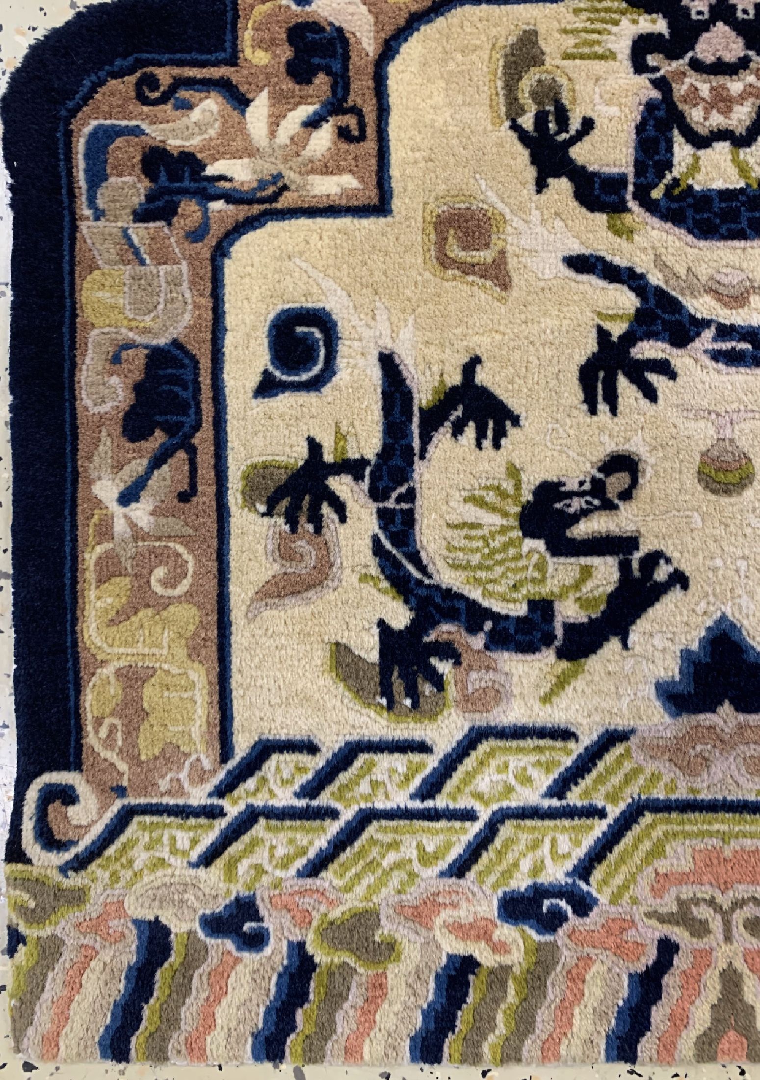 Detail a: Peking"Thronsitz", China, um 1940, Wolle auf Baumwolle, ca. 75 x 73 cm, EHZ: 1-2