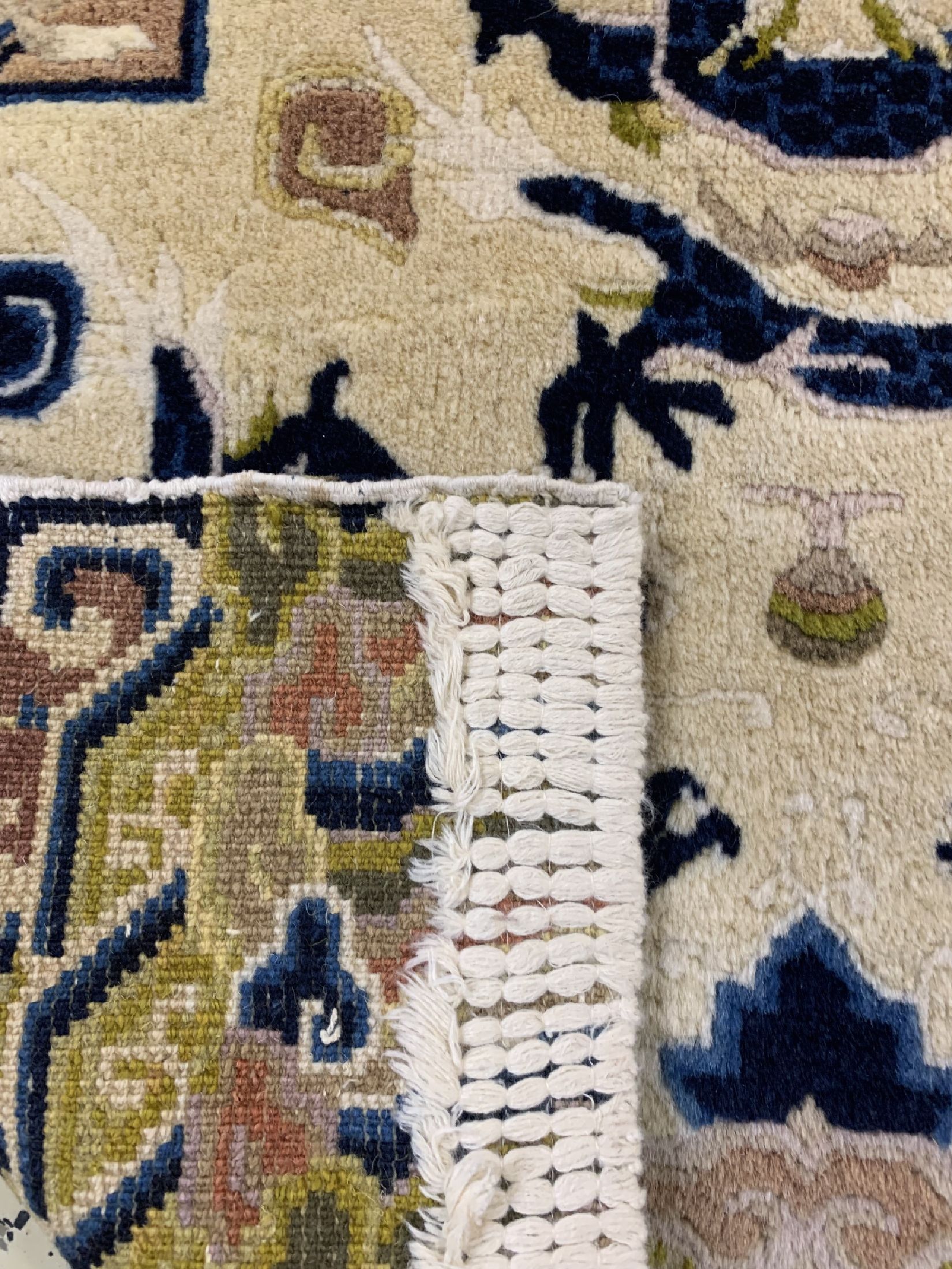 Detail d: Peking"Thronsitz", China, um 1940, Wolle auf Baumwolle, ca. 75 x 73 cm, EHZ: 1-2