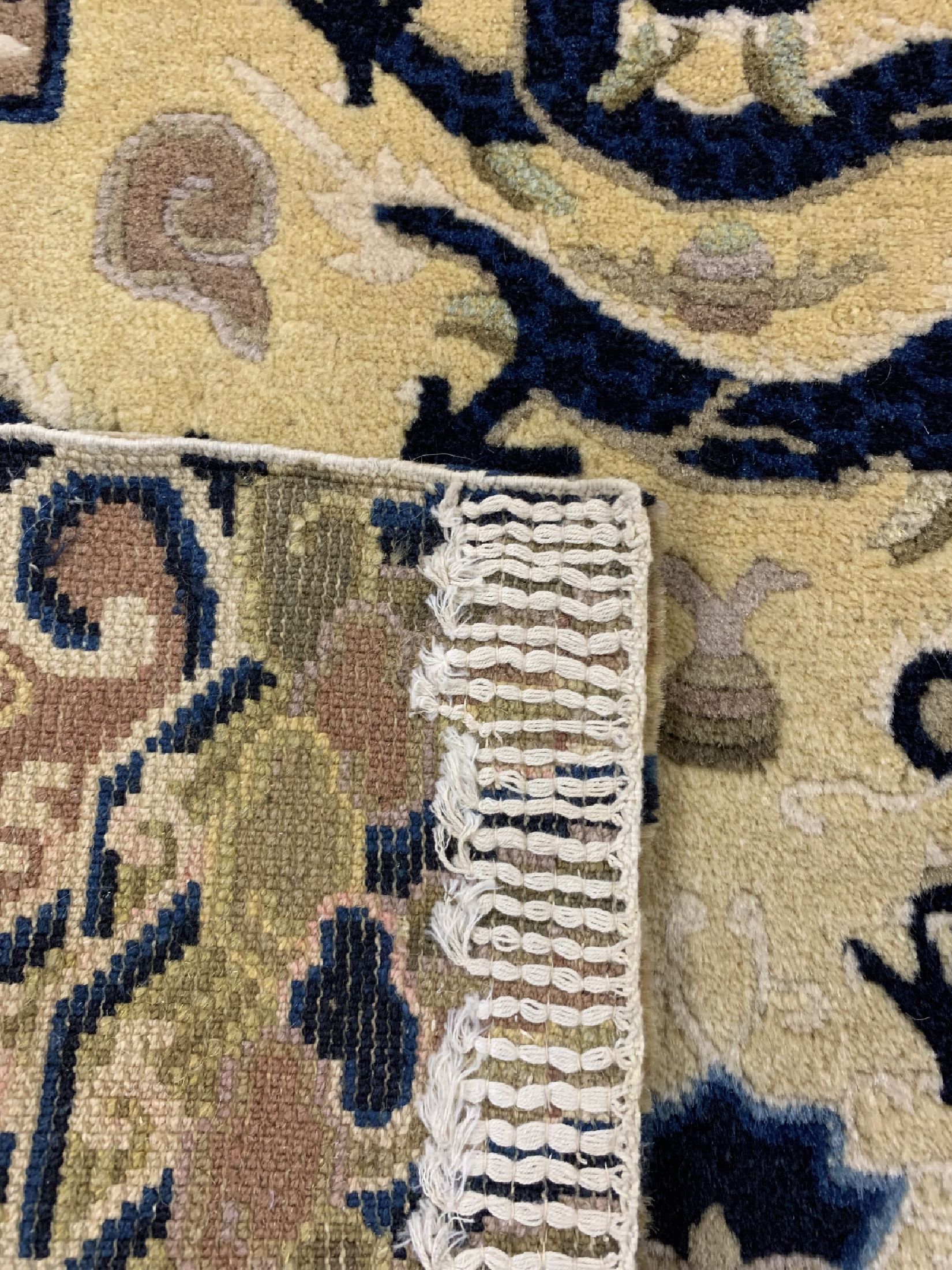 Detail d: Peking"Thronsitz", China, um 1940, Wolle auf Baumwolle, ca. 75 x 73 cm, EHZ: 1-2