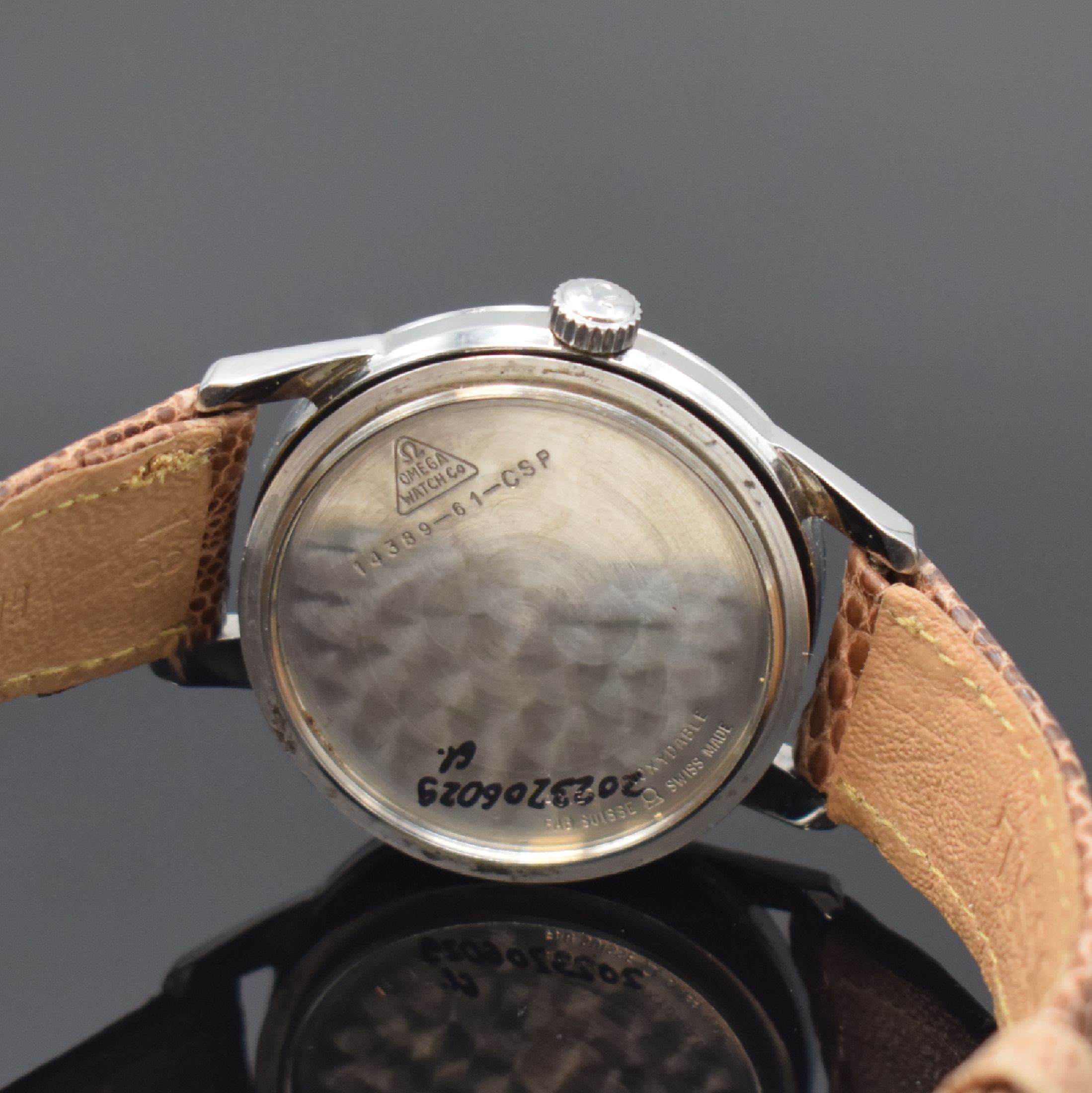 Detail e: OMEGA Seamaster Herrenarmbanduhr Referenz 14389, Schweiz um 1963, Stahlgeh., Boden m. Seepferdchenlogo geschr., Zifferbl. m. aufges. Std.-Ind. rest., ...