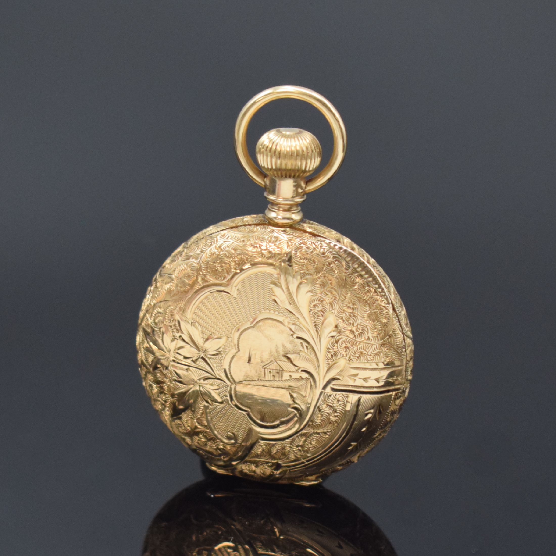 Detail c: WALTHAM Savonette in RoseG 585/000, USA um 1900, floral grav. 3 Deckel Goldgeh., Sprung- u. Rückdeckel floral grav., Emailzifferbl. riss., röm. ...