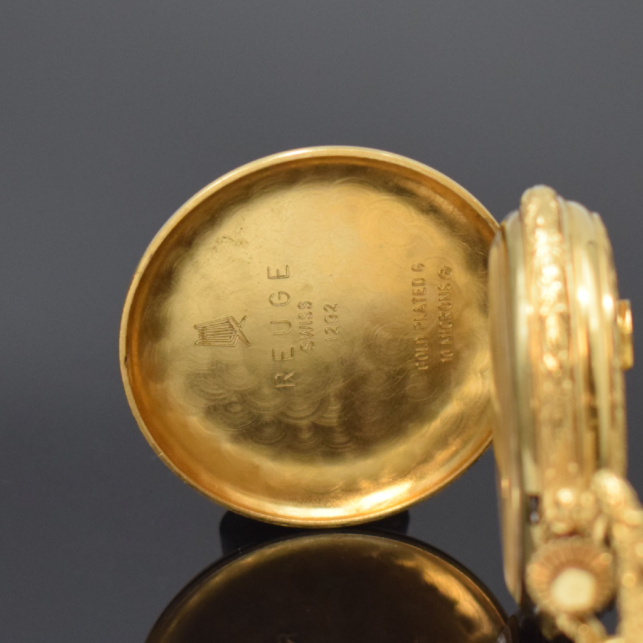 Detail a: EMKA Geneve Savonette mit Reuge Spieluhr, Schweiz um 1990, Handaufzug, vergoldetes Geh., Sprungdeckel m. Monogramm, Geh. u. offenes Zifferbl. aufw. ...