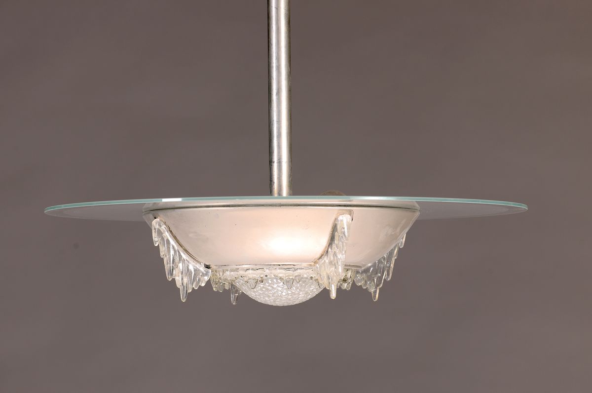 Deckenlampe, Frankreich, 30er Jahre, zwei Brennstellen, Eisglaseinsätze und mattierter Glasring, D. ca. 52 cm, Fu. nicht gepr.
