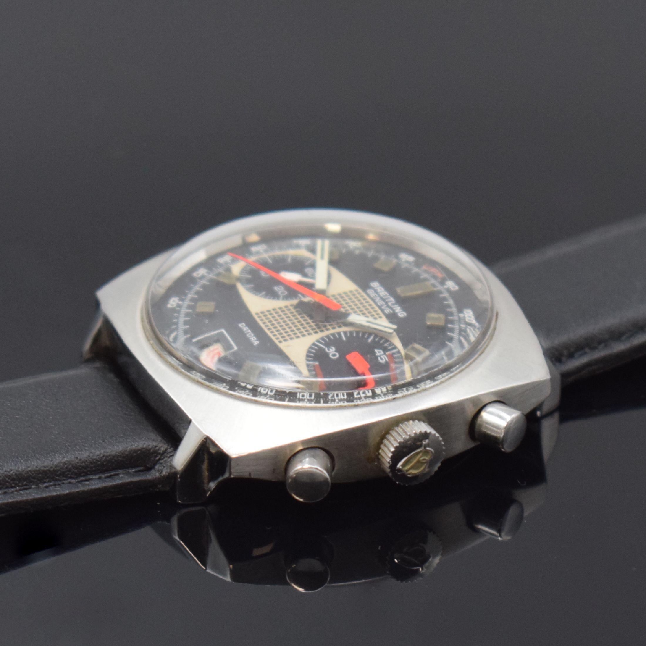 Detail b: BREITLING Datora Herrenarmbanduhr Referenz 2030 mit Chronograph, Schweiz, Handaufzug, 2-teil. Edelstahlgeh., Boden verschr., 2-farb. Zifferbl. m. ...