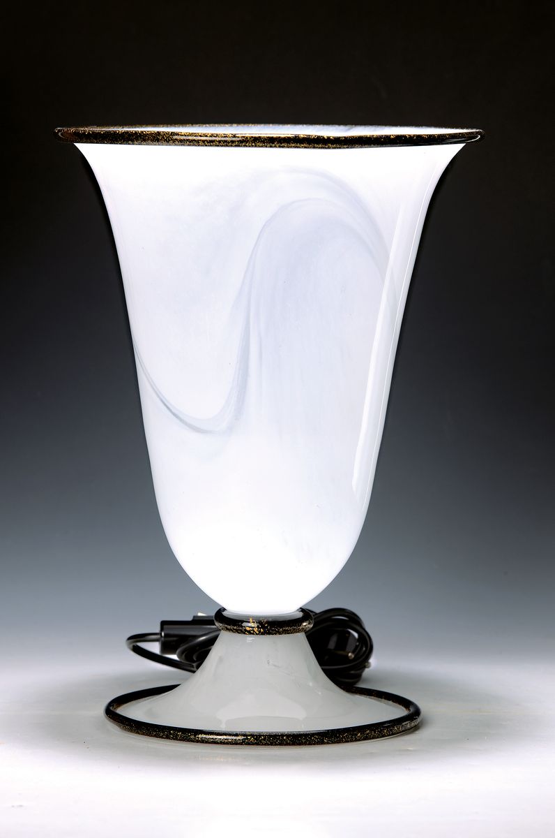 Tischlampe, Barovier & Toso, "Primavera", opak farbloses Glas mit opak weissen Einschmelzungen, aufgelegte schwarze Bänder mit ...