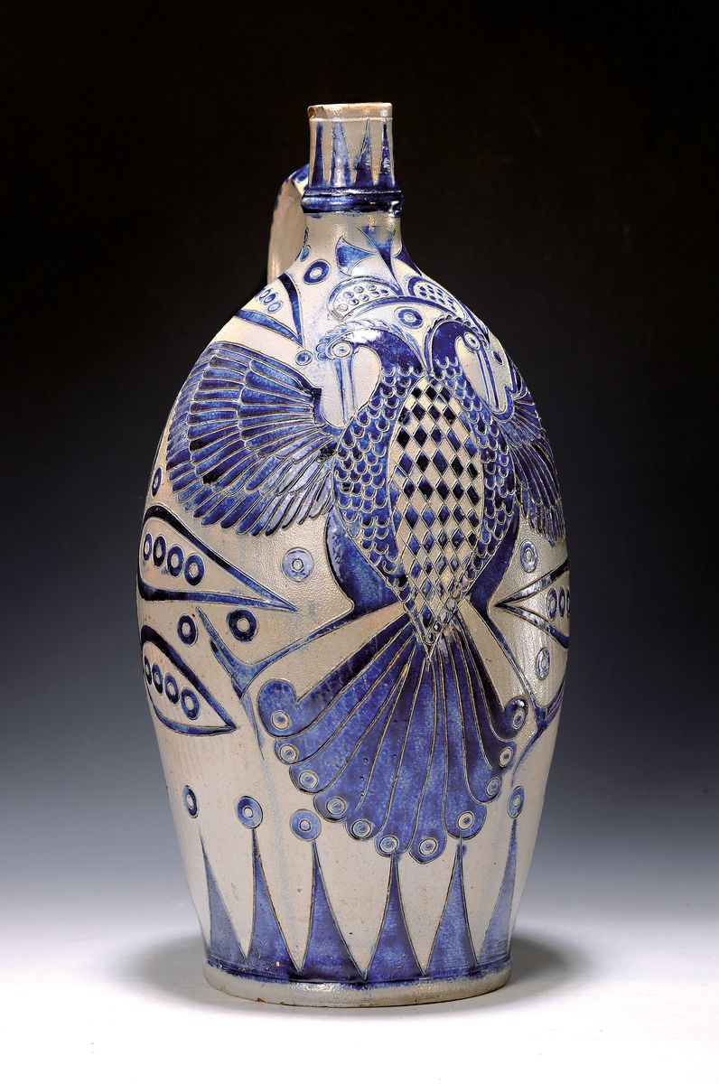 Westerwälder Krug, 18. Jh., Steinzeug, mit blauer aufwendiger Malerei, geritzt, H. ca. H. 42 cm