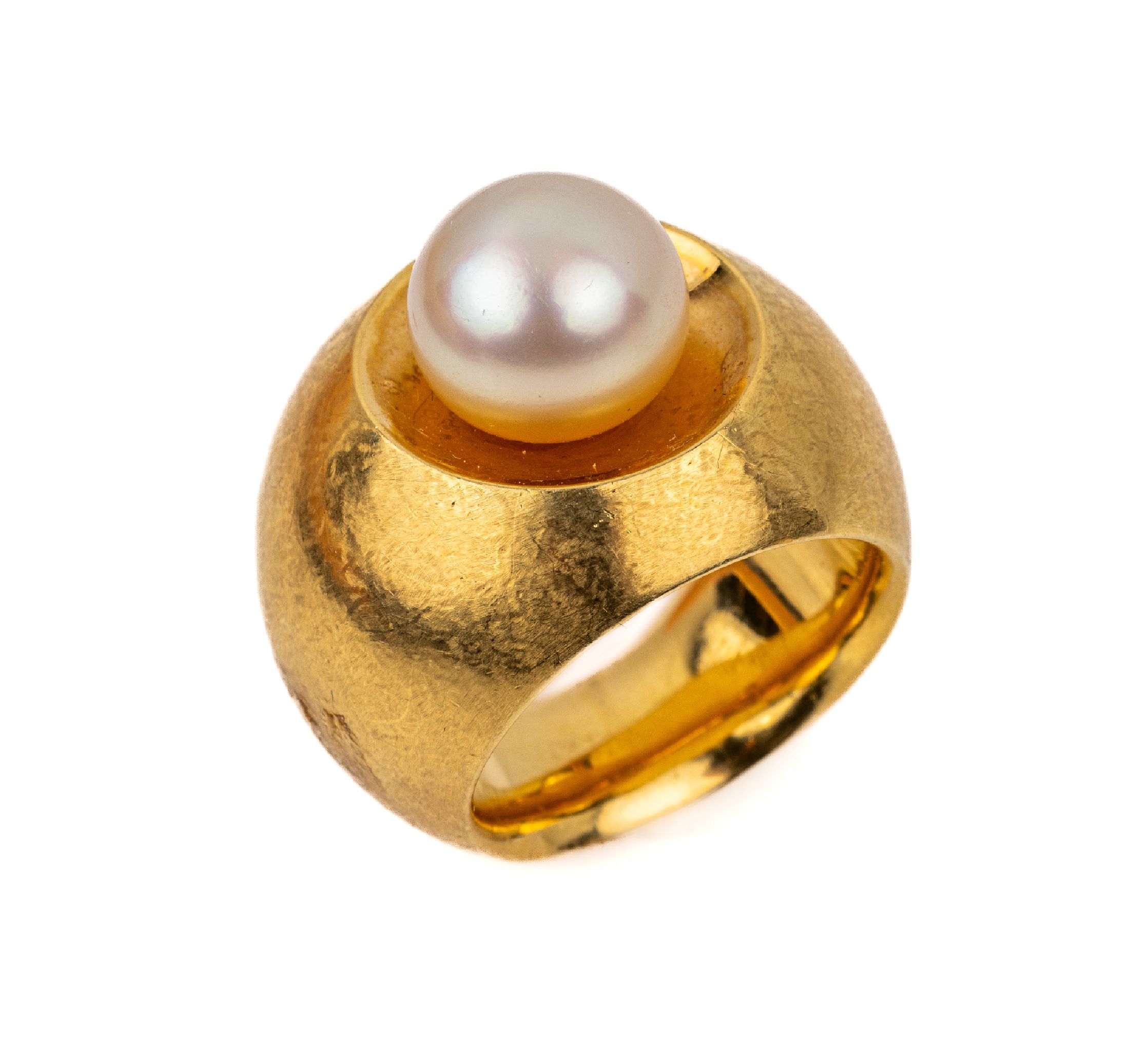 18 kt Gold Perl-Ring, GG 750/000, Meistermarke GOERG SPRENG/Waldstetten, schwere massive Ausführung, Handarbeit, weiße Südseezuchtperle D. ca. ...