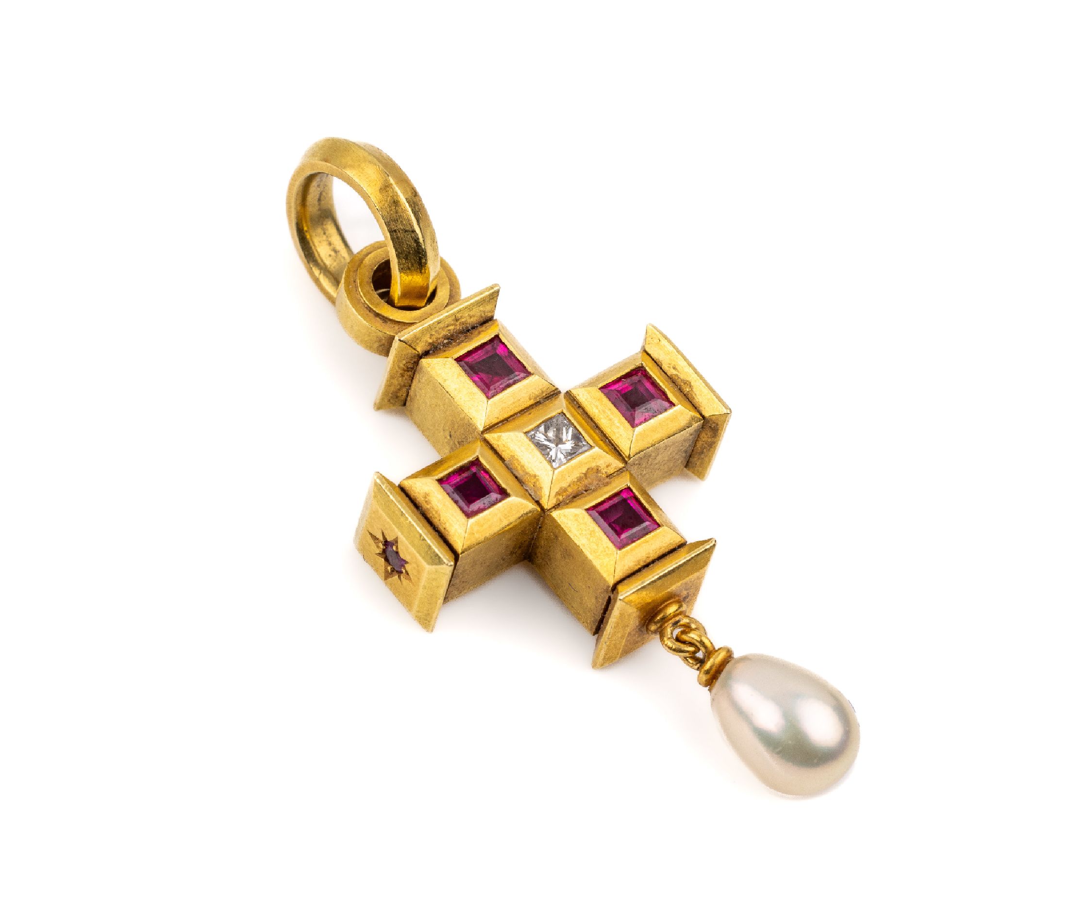 18 kt Gold Designer-Kreuzanhänger, GG 750/000, mattiert, Meistermarke wohl SCHREMS/Mauerkirchen, 4 Rubin-Carrees, Princesscut-Diamant ca. 0.10 ct ...