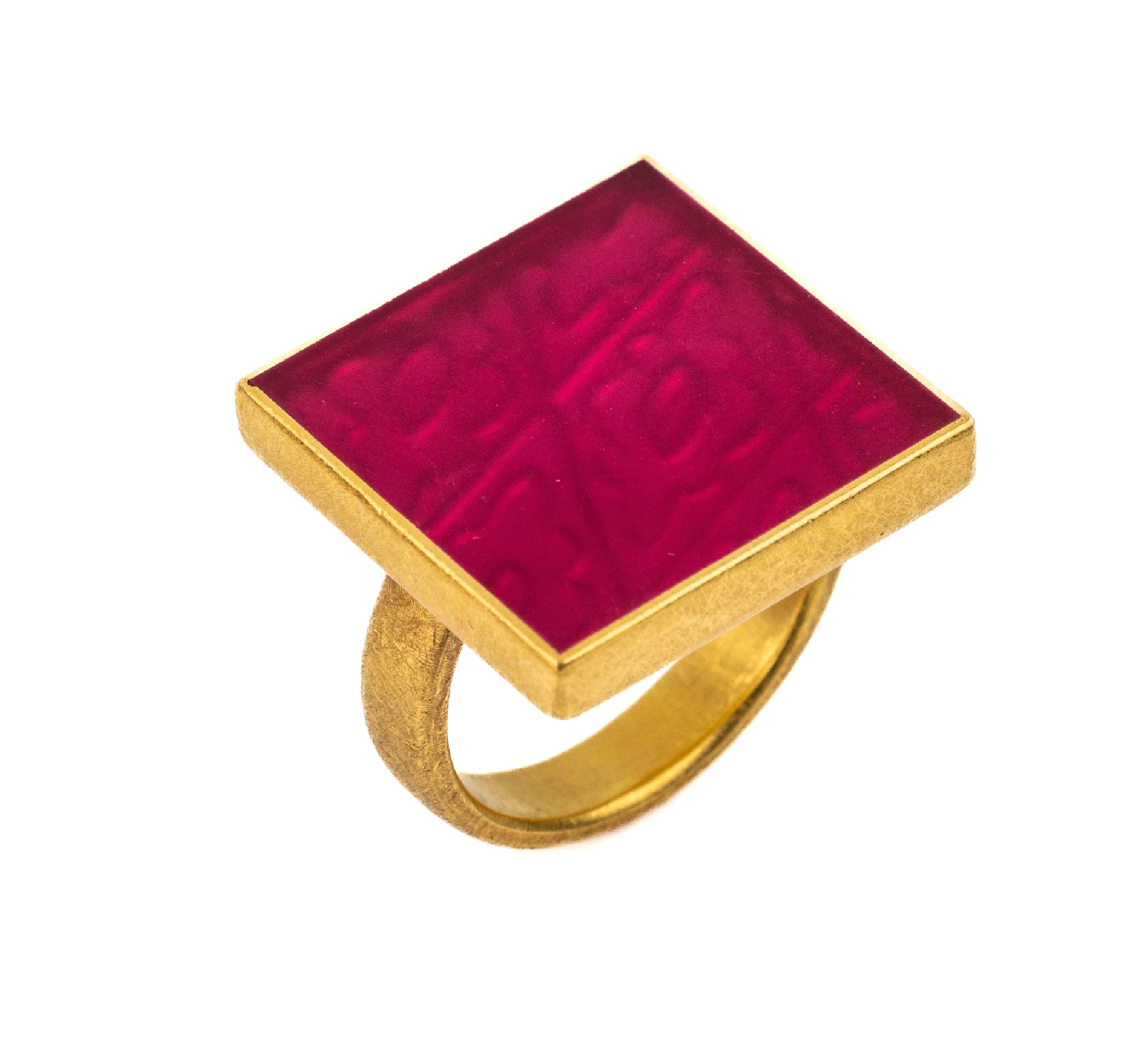 18 kt Gold Designer Bergkristall-Ring, GG 750/000, Meistermarke CHRISTIANE WENDT, Bergkristall Karree rot foliert, verbödet, Schwäbisch-Gmünd, ...