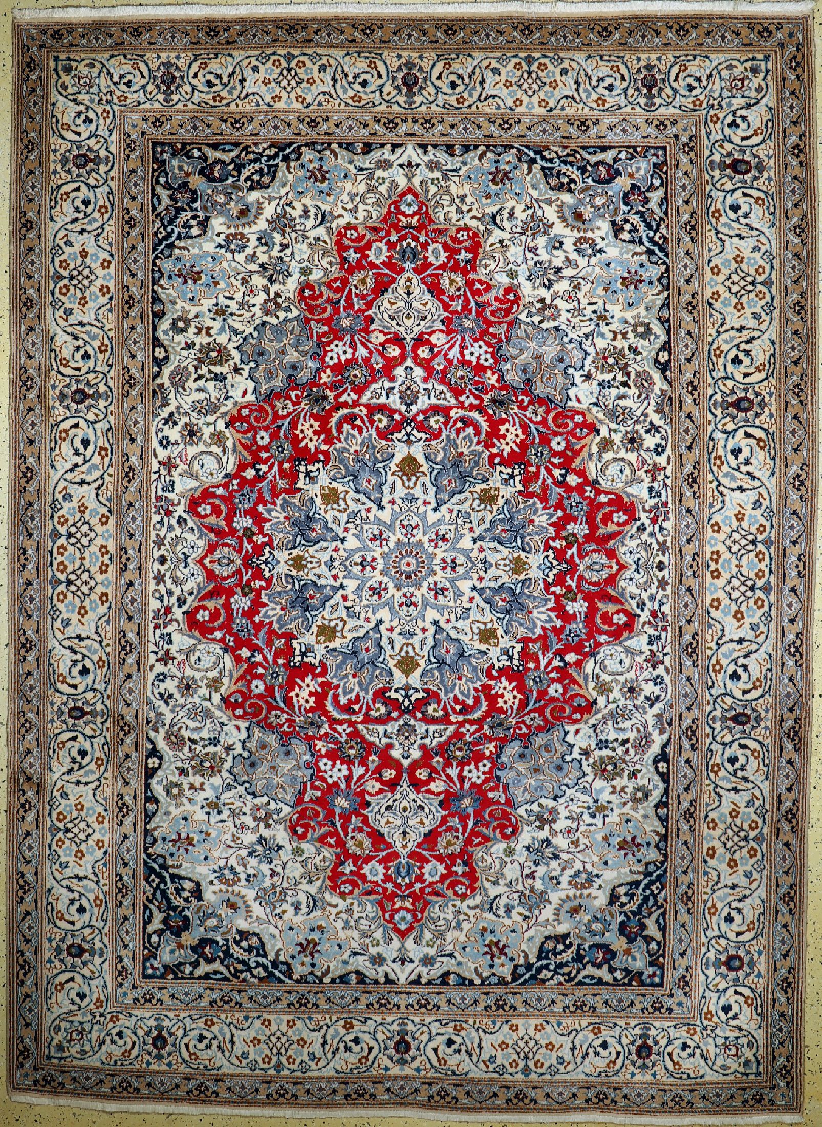 Nain, Persien, ca. 50 Jahre, Wolle auf Baumwolle, ca. 346 x 254 cm, EHZ: 1-2