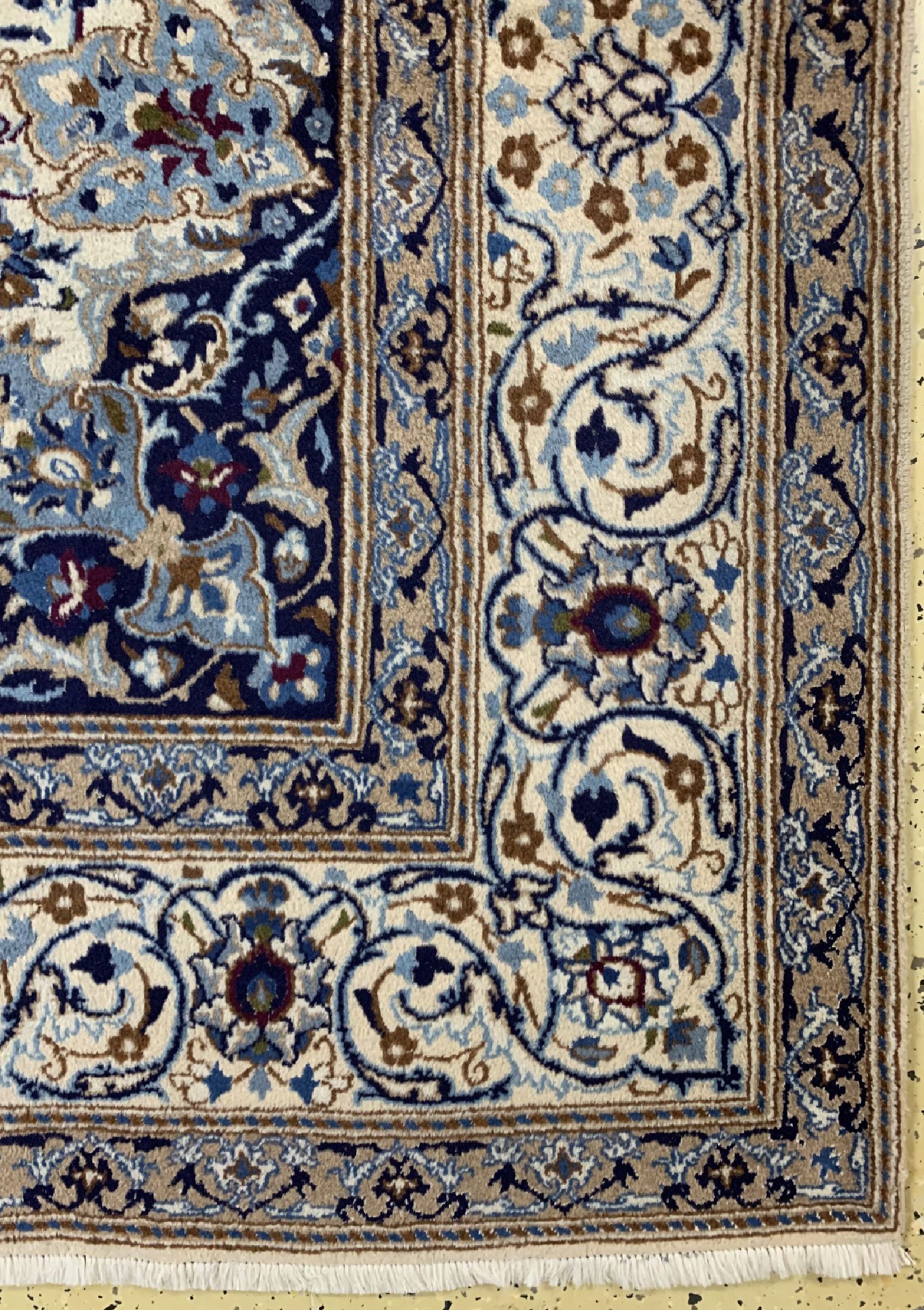 Detail a: Nain, Persien, ca. 50 Jahre, Wolle auf Baumwolle, ca. 346 x 254 cm, EHZ: 1-2