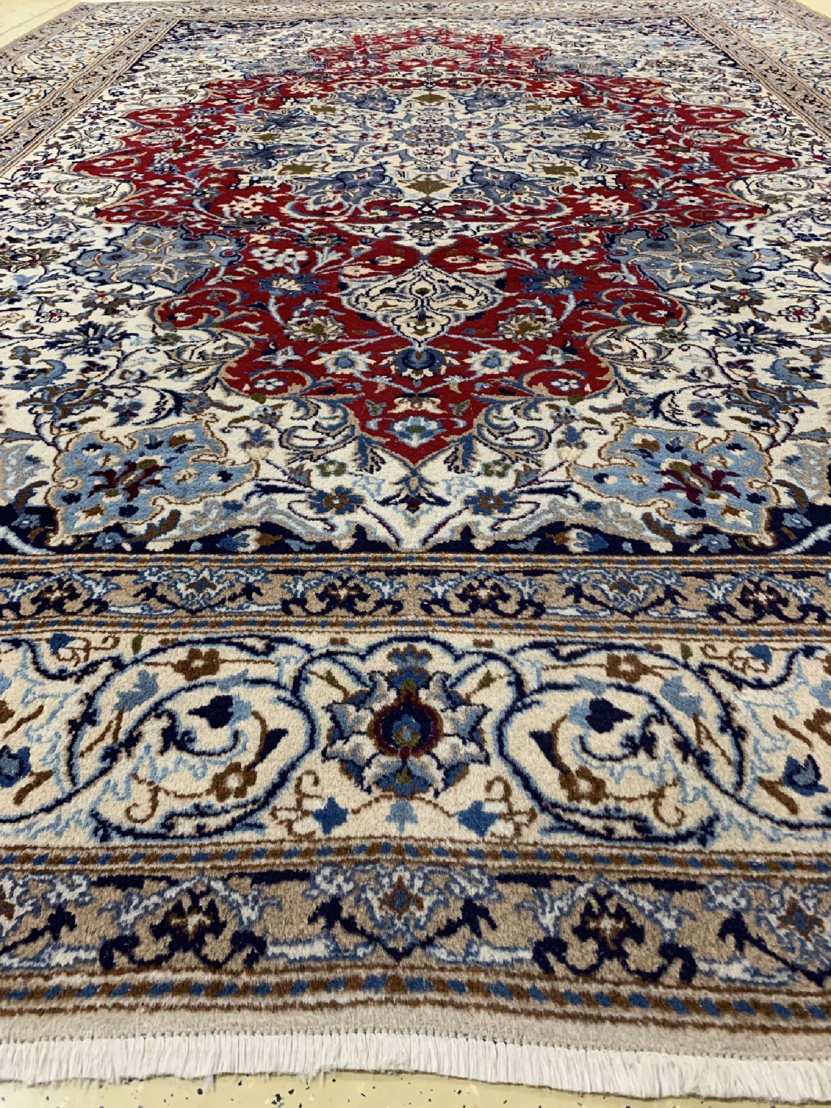 Detail d: Nain, Persien, ca. 50 Jahre, Wolle auf Baumwolle, ca. 346 x 254 cm, EHZ: 1-2