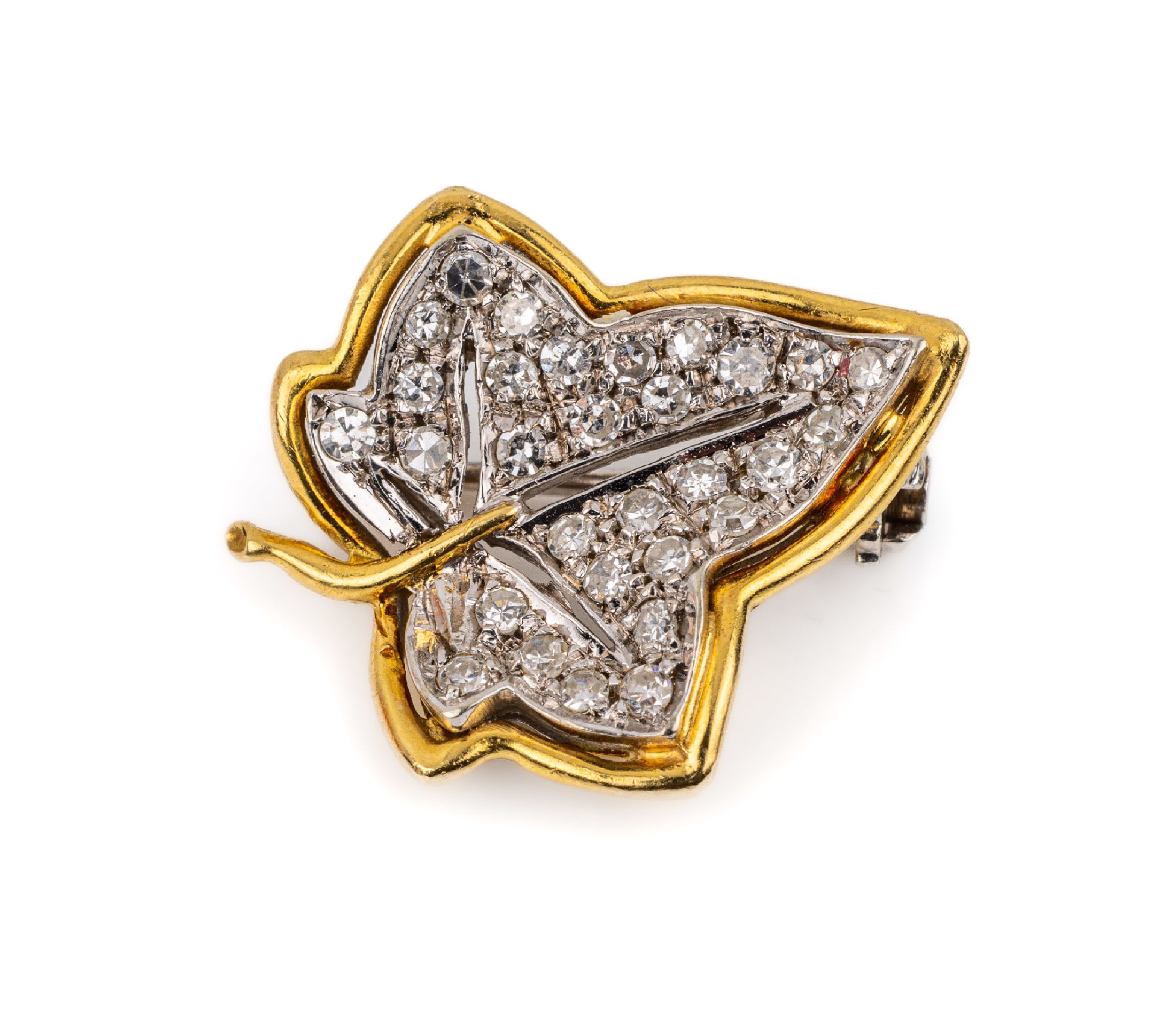 18 kt Gold Diamant-Brosche, GG/WG 750/000, Darstellung eines Blattes, 30 8/8-Diamanten zus. ca. 0.22 ct Weiß/si, ca. 2.2 x 2 cm, ca. 4.0 g
