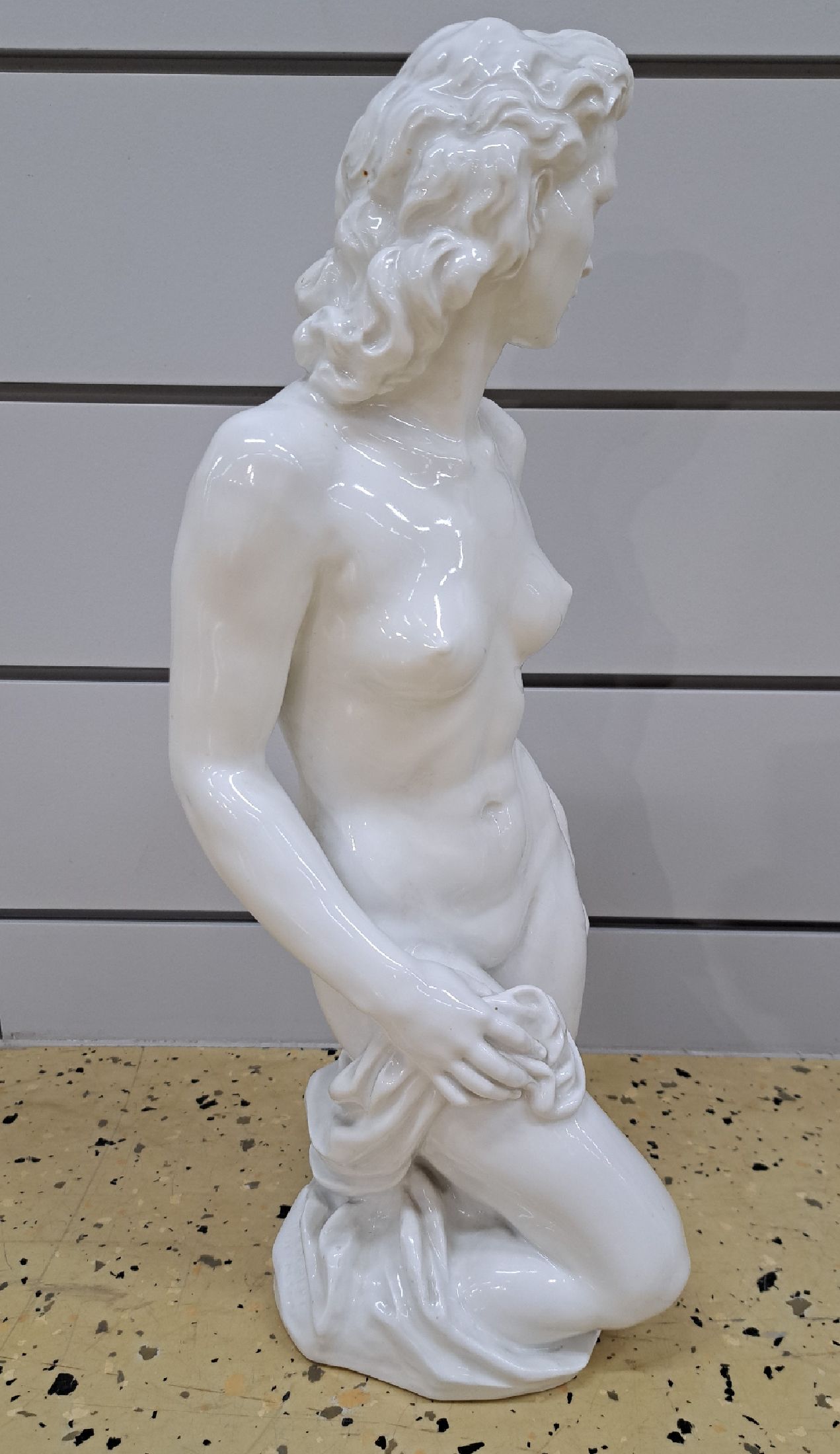 Detail b: Große Porzellanfigur "Frühling", Meissen, Modellnr. Q294, nach Robert Ullmann, weiß, 2. Wahl, H. ca. 51cm
