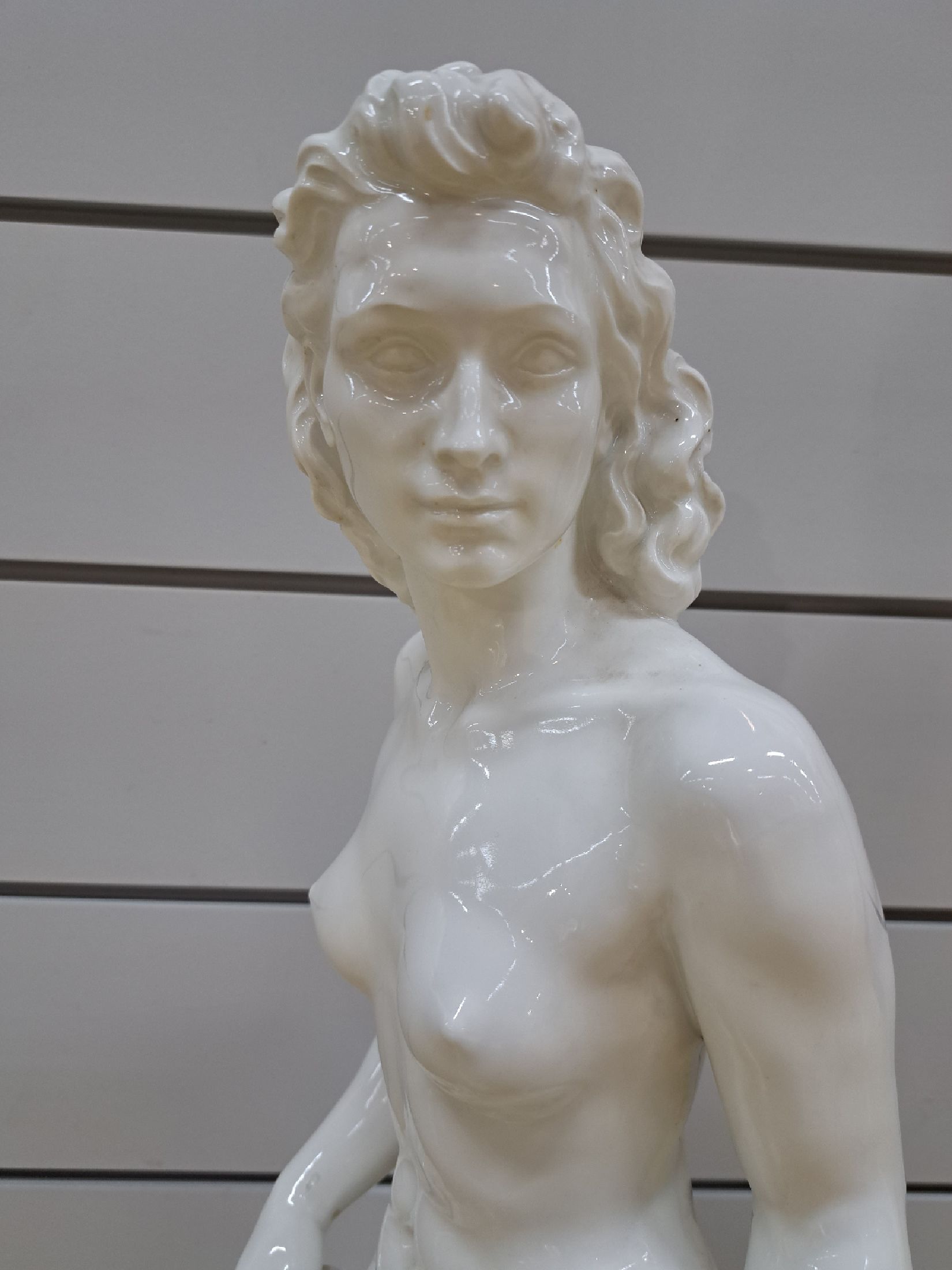 Detail d: Große Porzellanfigur "Frühling", Meissen, Modellnr. Q294, nach Robert Ullmann, weiß, 2. Wahl, H. ca. 51cm