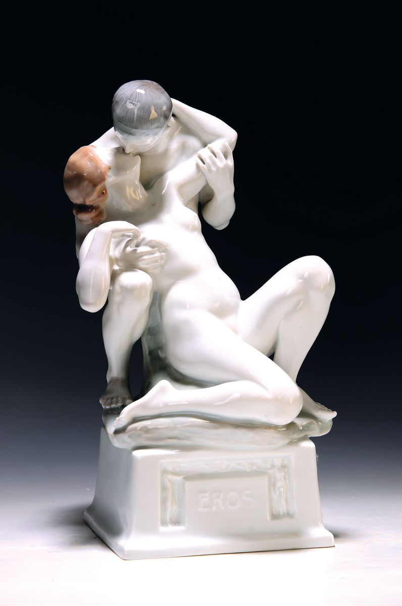 Große Porzellanfigur "Eros", Rosenthal, um 1910, Entwurf Richard Aigner, Modell K73, sich küssendes Liebespaar, polychrome ...
