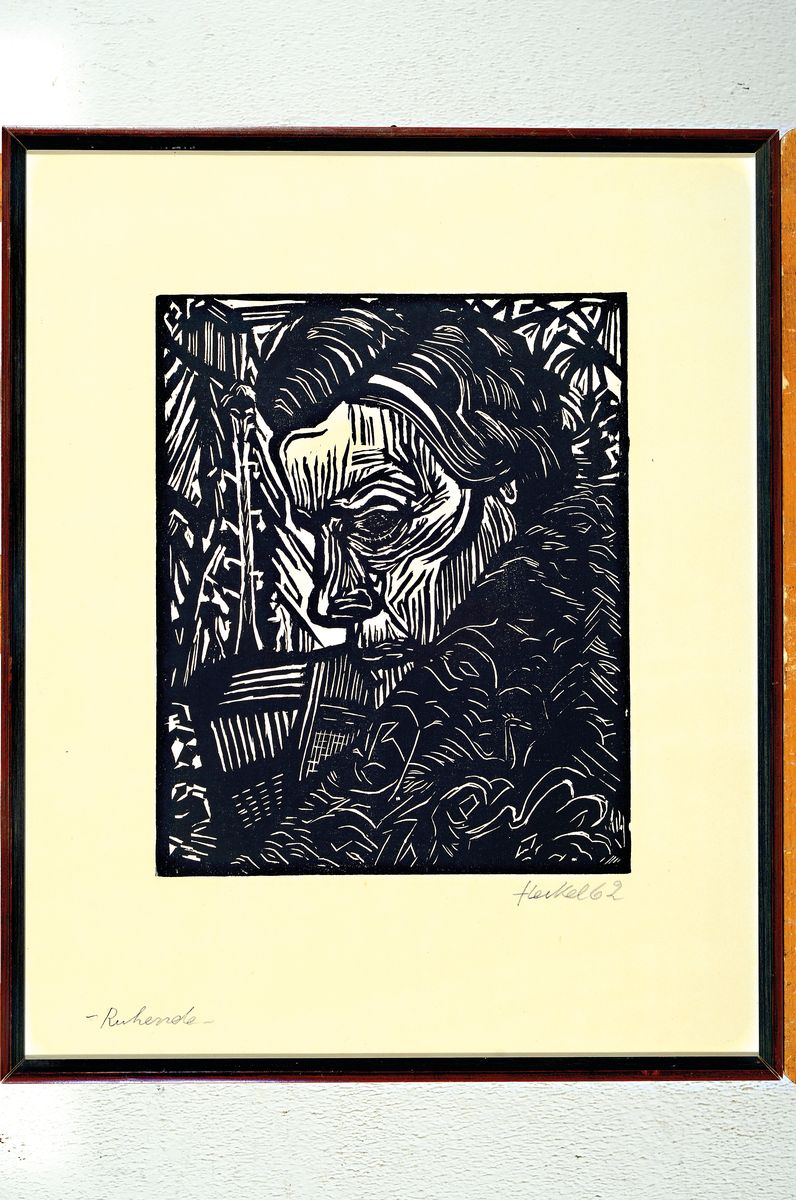 Erich Heckel, 1883-1970, Holzschnitt, "Ruhende" so bez., handsigniert und datiert 1962, unter Glas, schmaler Rahmen 49x40 cm