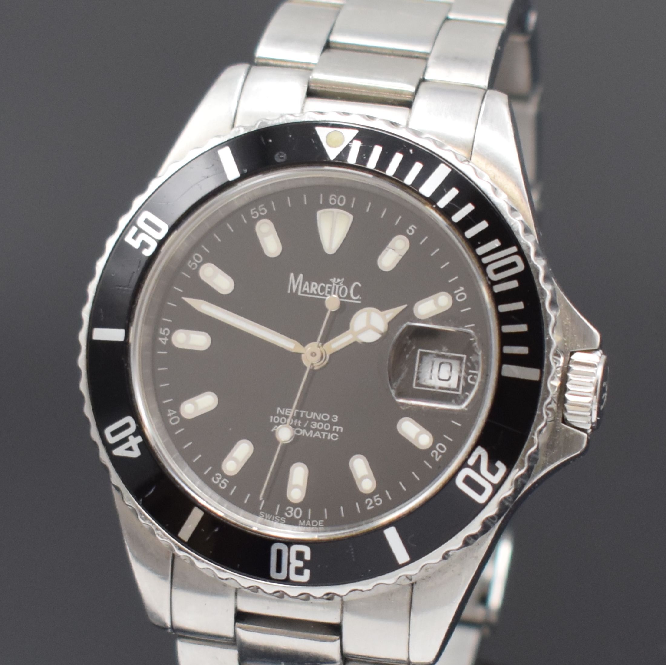Detail a: MARCELLO C Herrenarmbanduhr Nettuno 3 in Stahl Referenz 2007/A, Schweiz um 2010, Automatik, orig. Gliederband m. Faltschl., Boden u. Krone verschr., ...