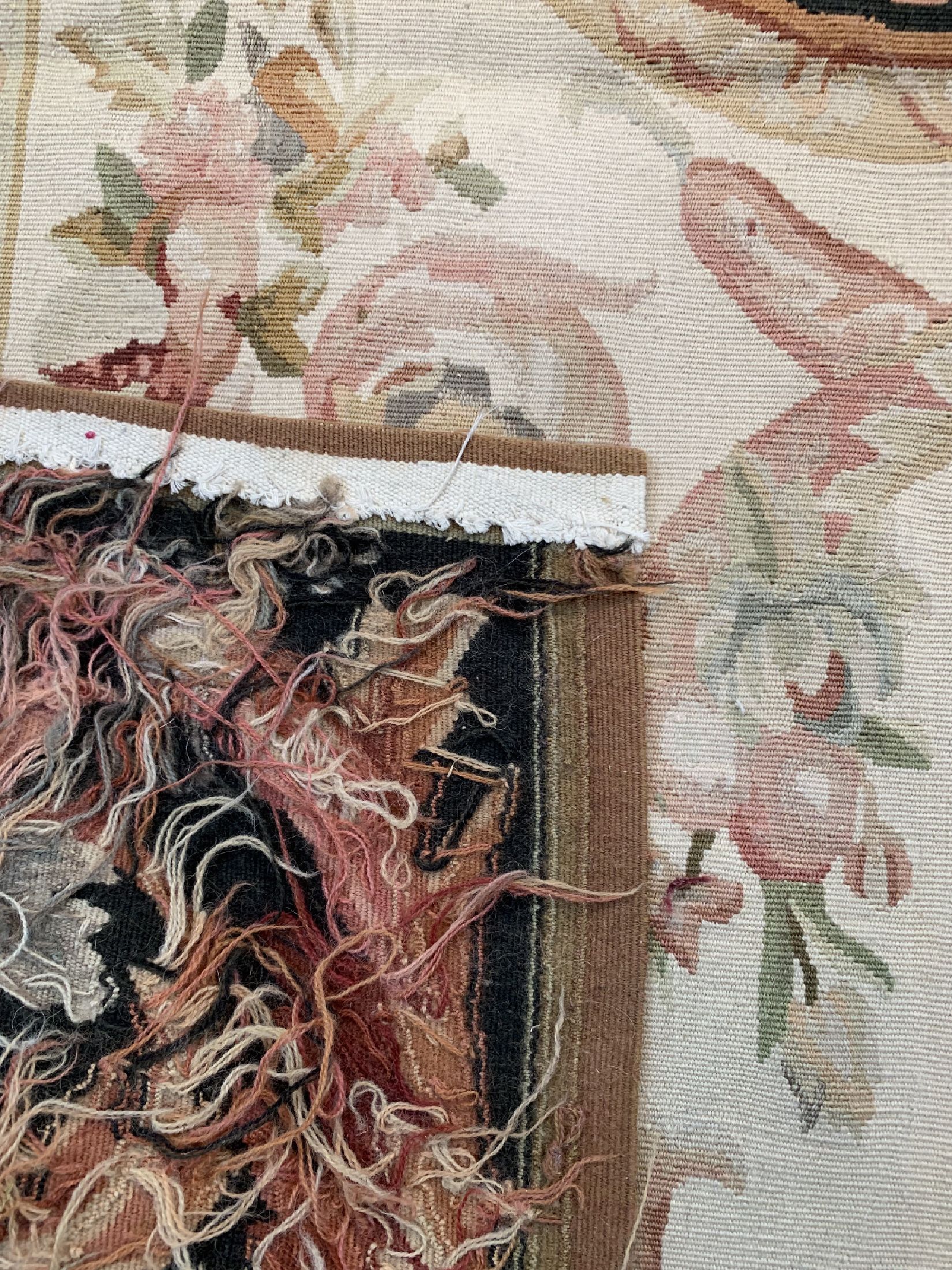 Detail d: Aubusson stil, China, ca. 50 Jahre, Wolle auf Baumwolle, ca. 185 x 120 cm, EHZ: 1, (Flachgewebt)