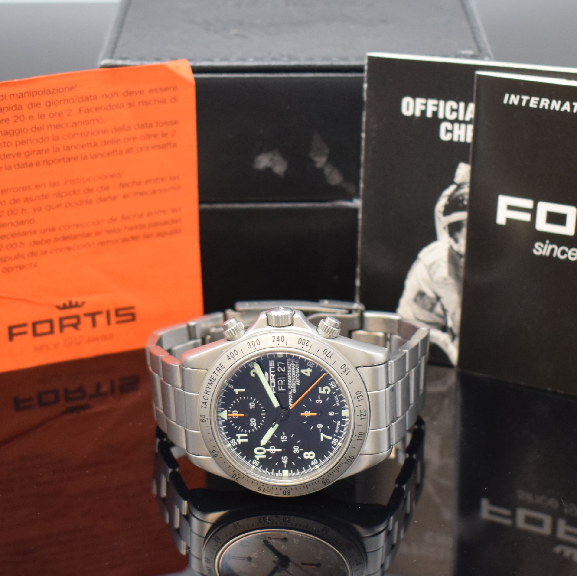 Detail e: FORTIS Official Cosmonauts Chronograph in Stahl Referenz 630.22.141, Schweiz um 1997, Automatik, matt. Geh., Boden, Krone u. Drücker verschr., ...