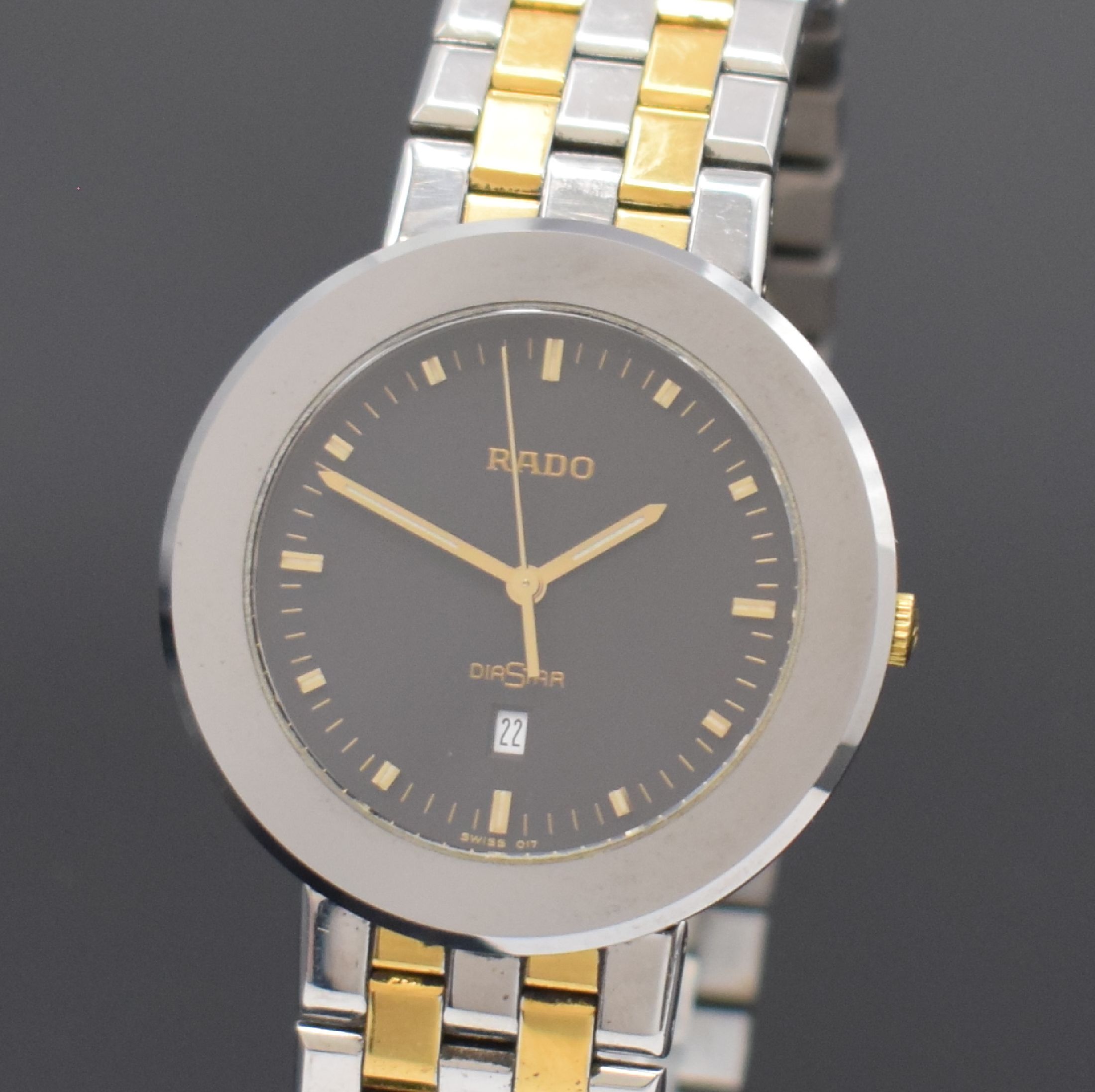 Detail a: RADO Diastar Herrenarmbanduhr in Stahl Referenz 152.0343.3, Schweiz um 2010, quarz, orig. Gliederband m. dopp. Faltschl., Boden aufgedr., schwarzes ...