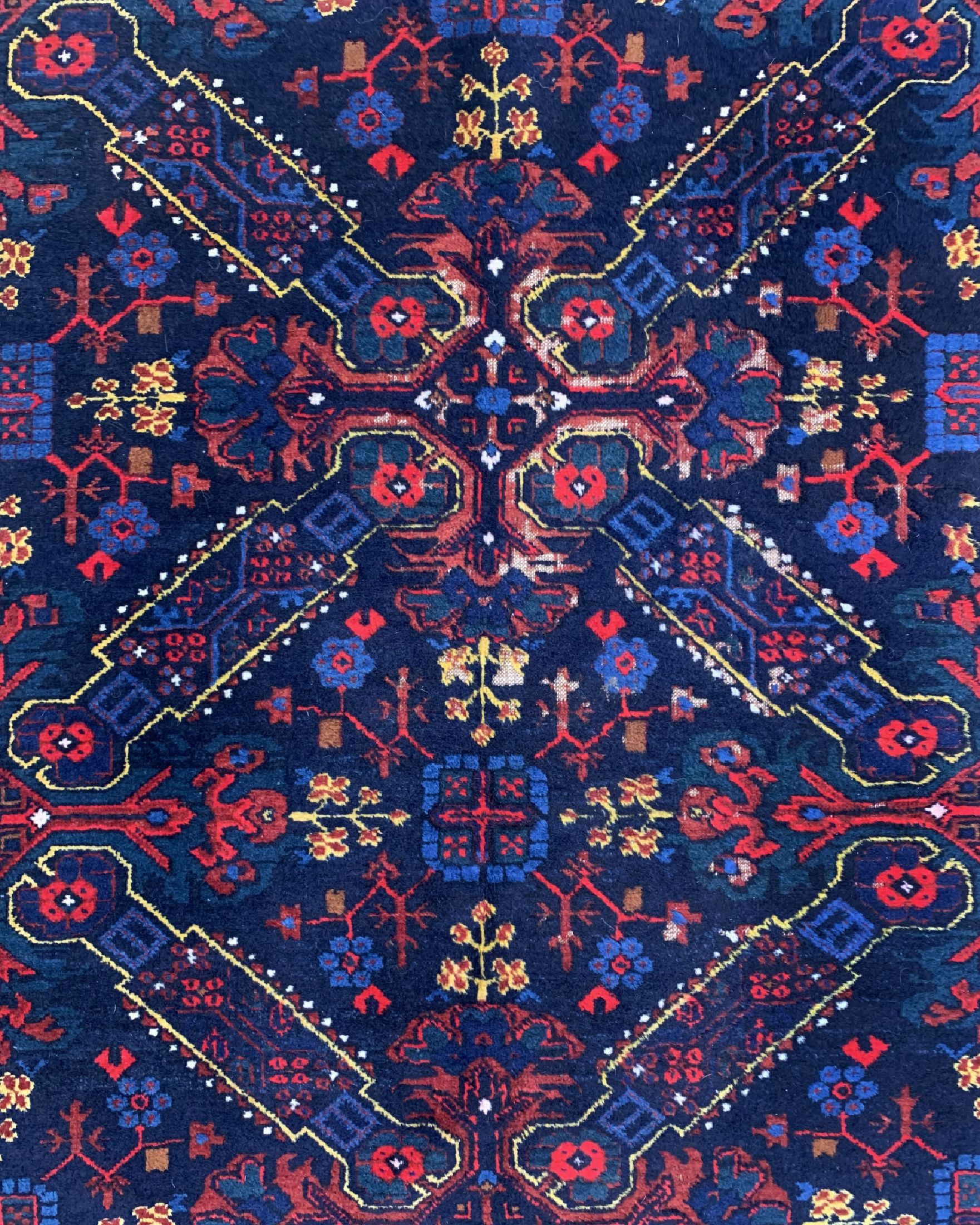 Detail c: Seychur antik, Kaukasus, um 1900, Wolle aufWolle, ca. 177 x 140 cm, EHZ: 2, (Oxidiert)