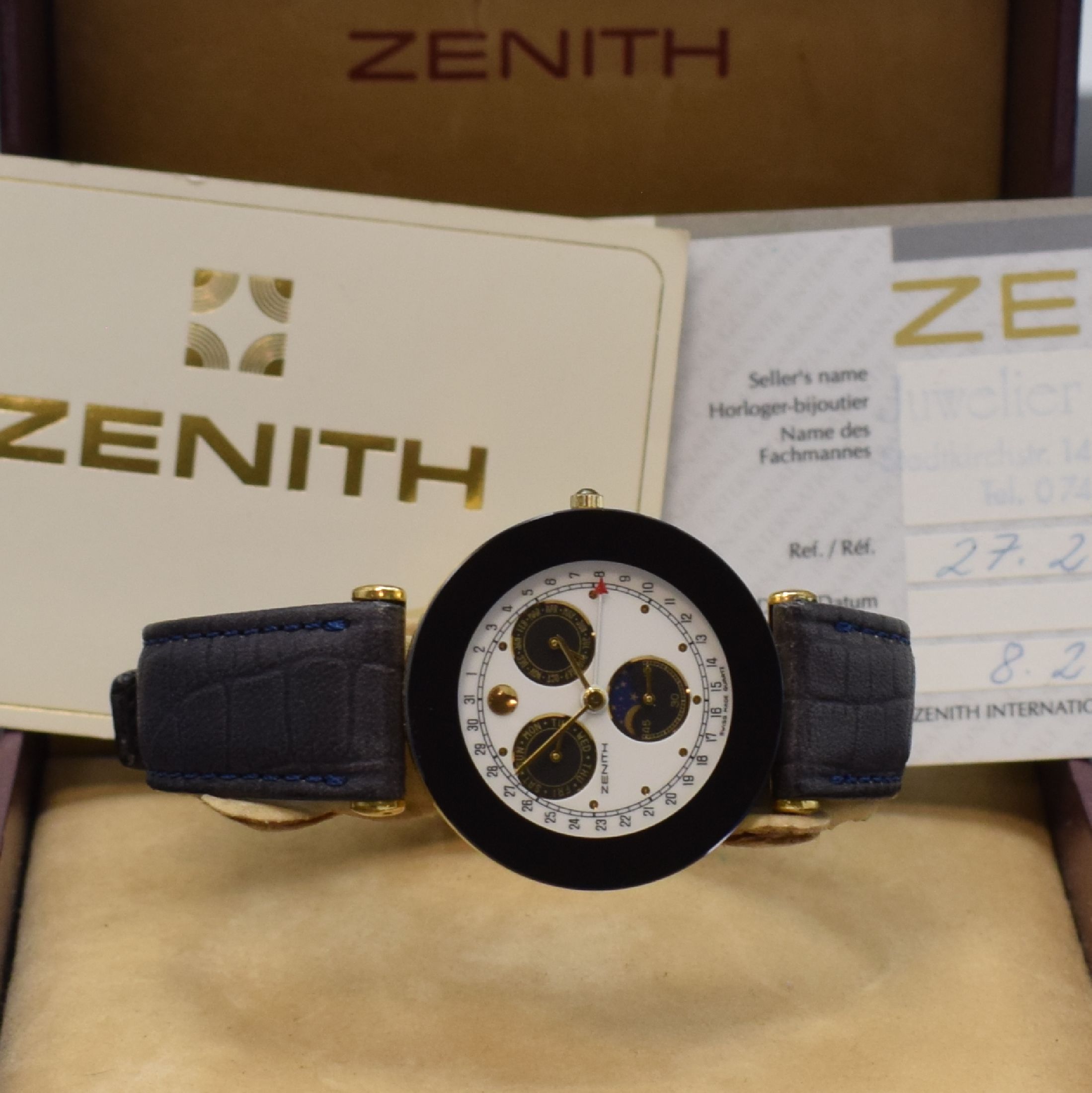 Detail d: ZENITH Pacific Armbanduhr Referenz 27.2010.393 mit Vollkalender, Schweiz verk. lt. beil. Pap. 02/1995, quarz, verg. Geh., Stahlboden gedr., neutr. ...