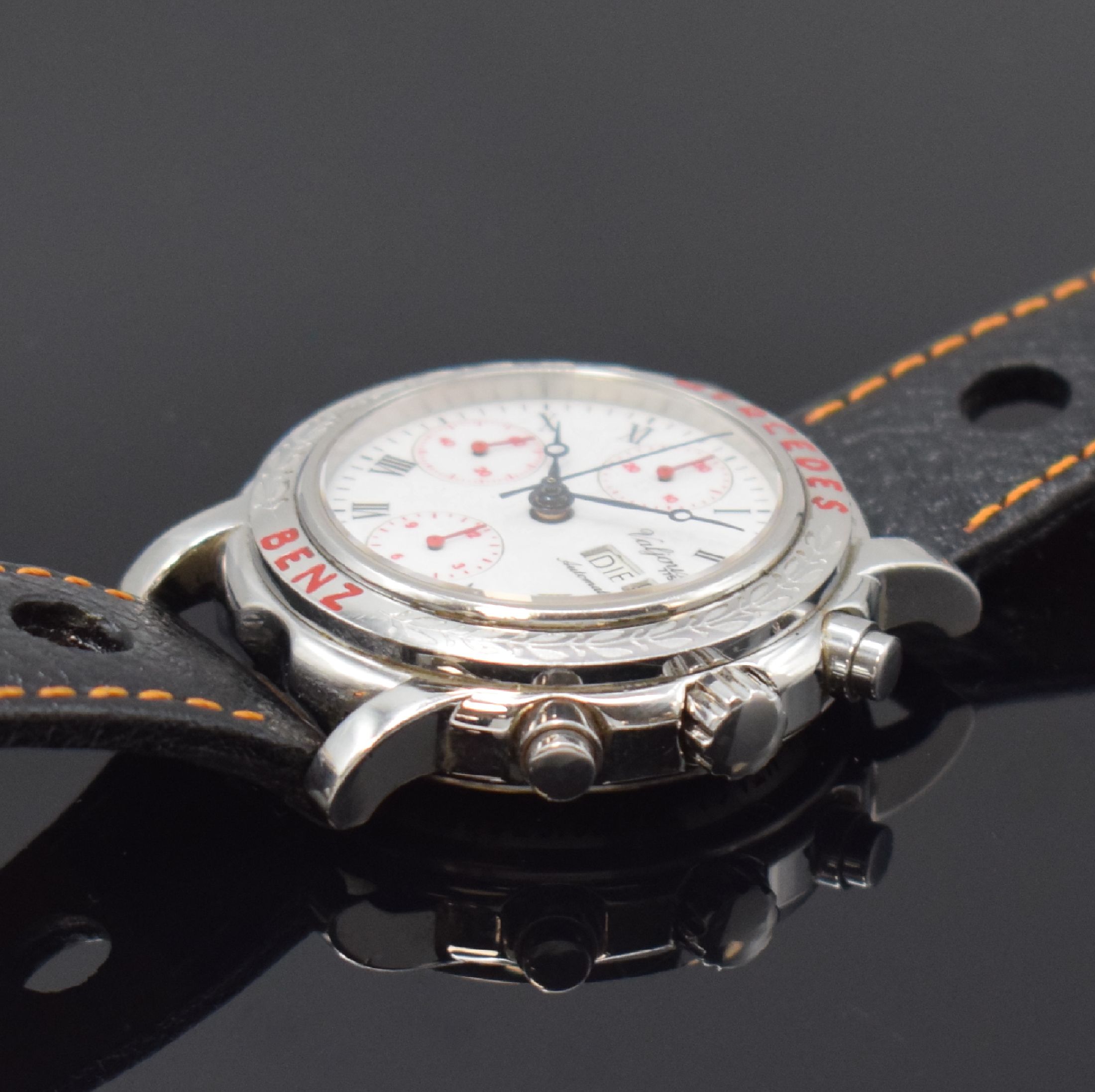 Detail b: MERCEDES BENZ Herrenarmbanduhr mit Chronograph in Stahl, Schweiz um 1990, Automatik, beids. vergl. Geh., Krone verschr., Boden 6- fach verschr., ...