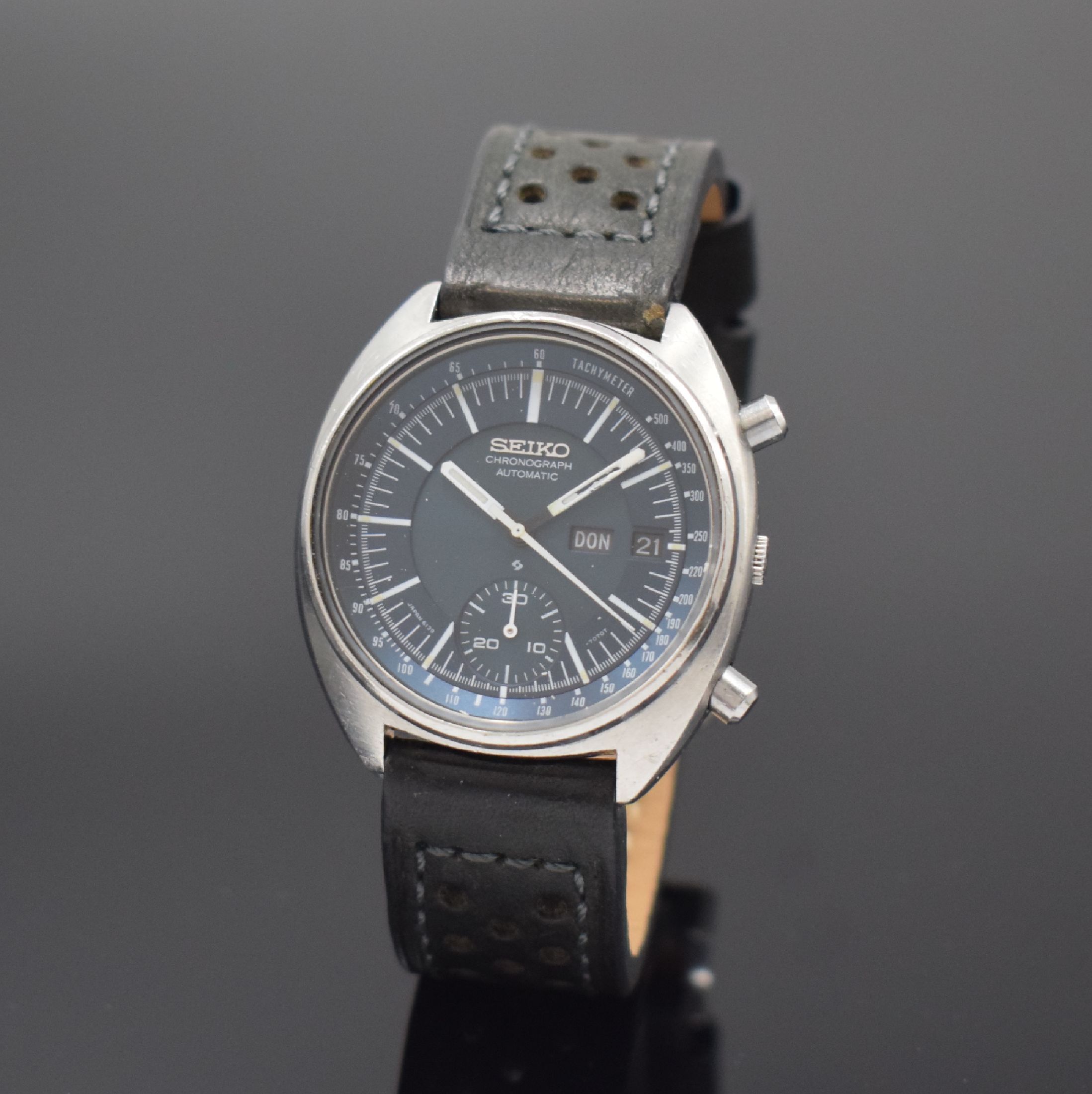 SEIKO Schaltradchronograph in Stahl, Japan um 1975, Automatik, Boden verschr., blaues Zifferbl. m. Leuchtind., Leuchtzeiger (Masse teils fehlend), 30 ...