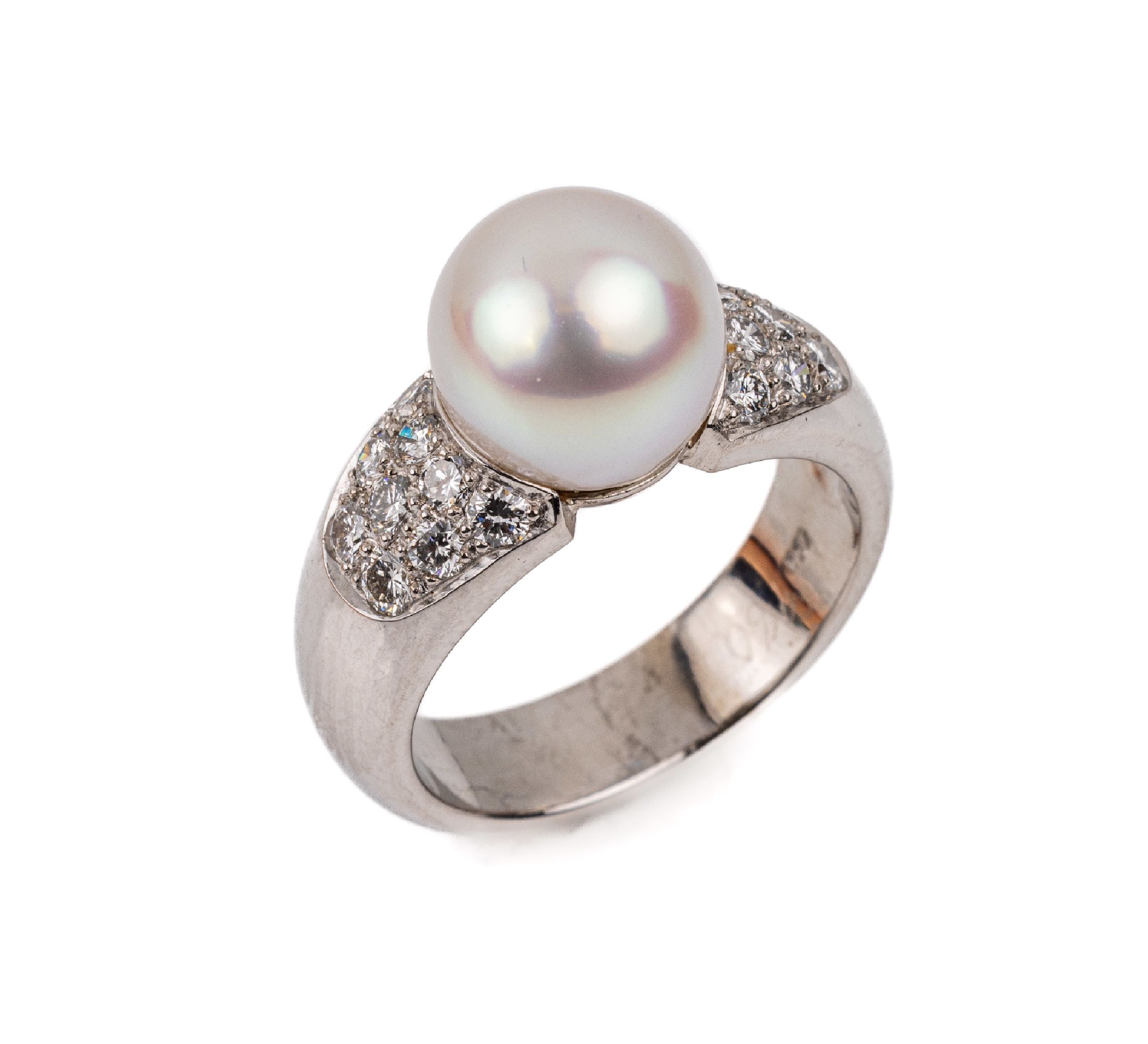 18 kt Gold Perl-Brillant-Ring, WG 750/000, weiße Zuchtperle D ca. 10 mm, 18 Brillanten zus. ca. 0.75 ct Weiß/lp-vvs, ca. 11.9 g, RW 56