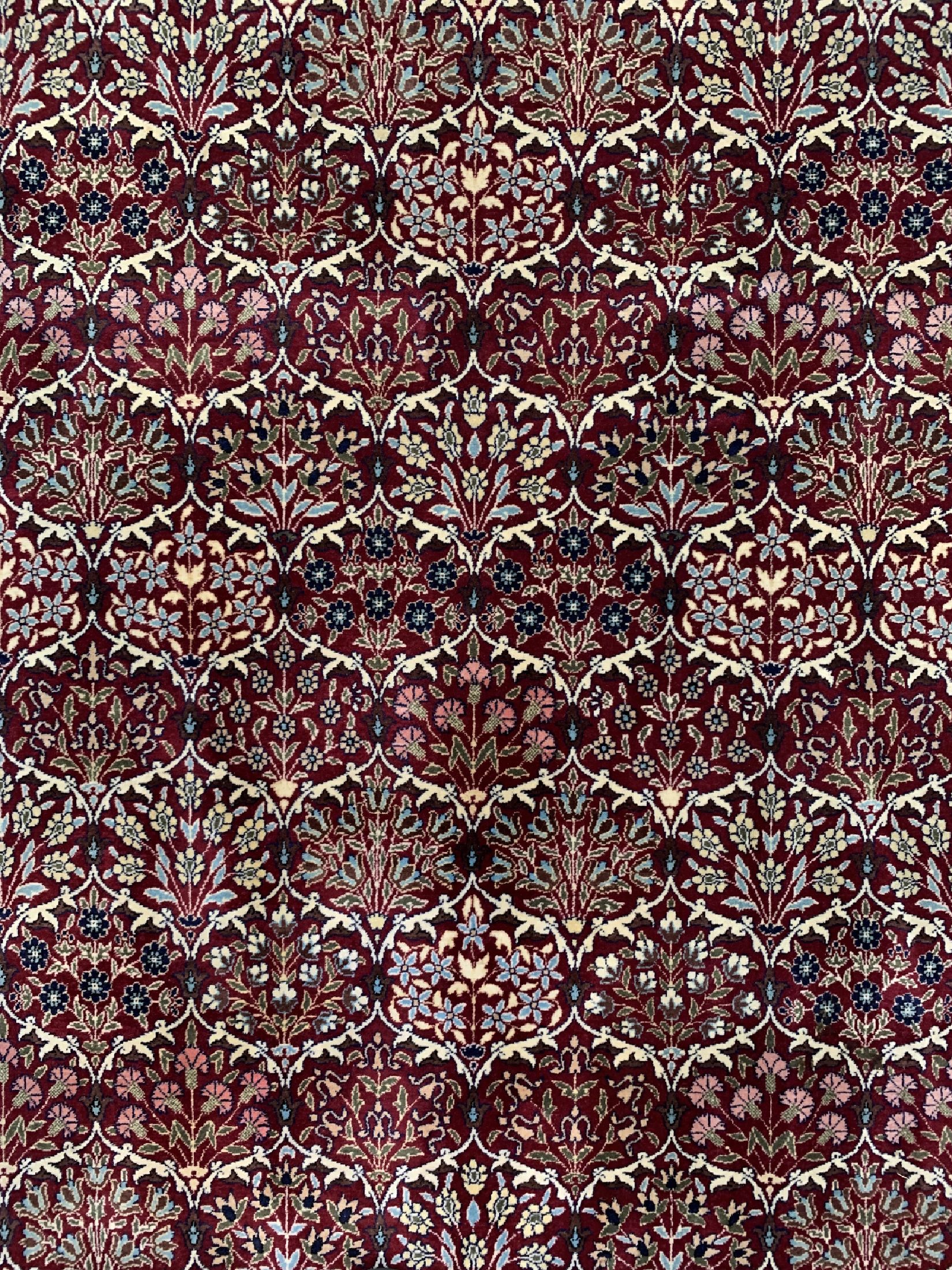 Detail c: Hereke Wollteppich, Türkei, ca. 5 Jahre, Wolle auf Baumwolle, ca. 325 x 225 cm, EHZ: 2