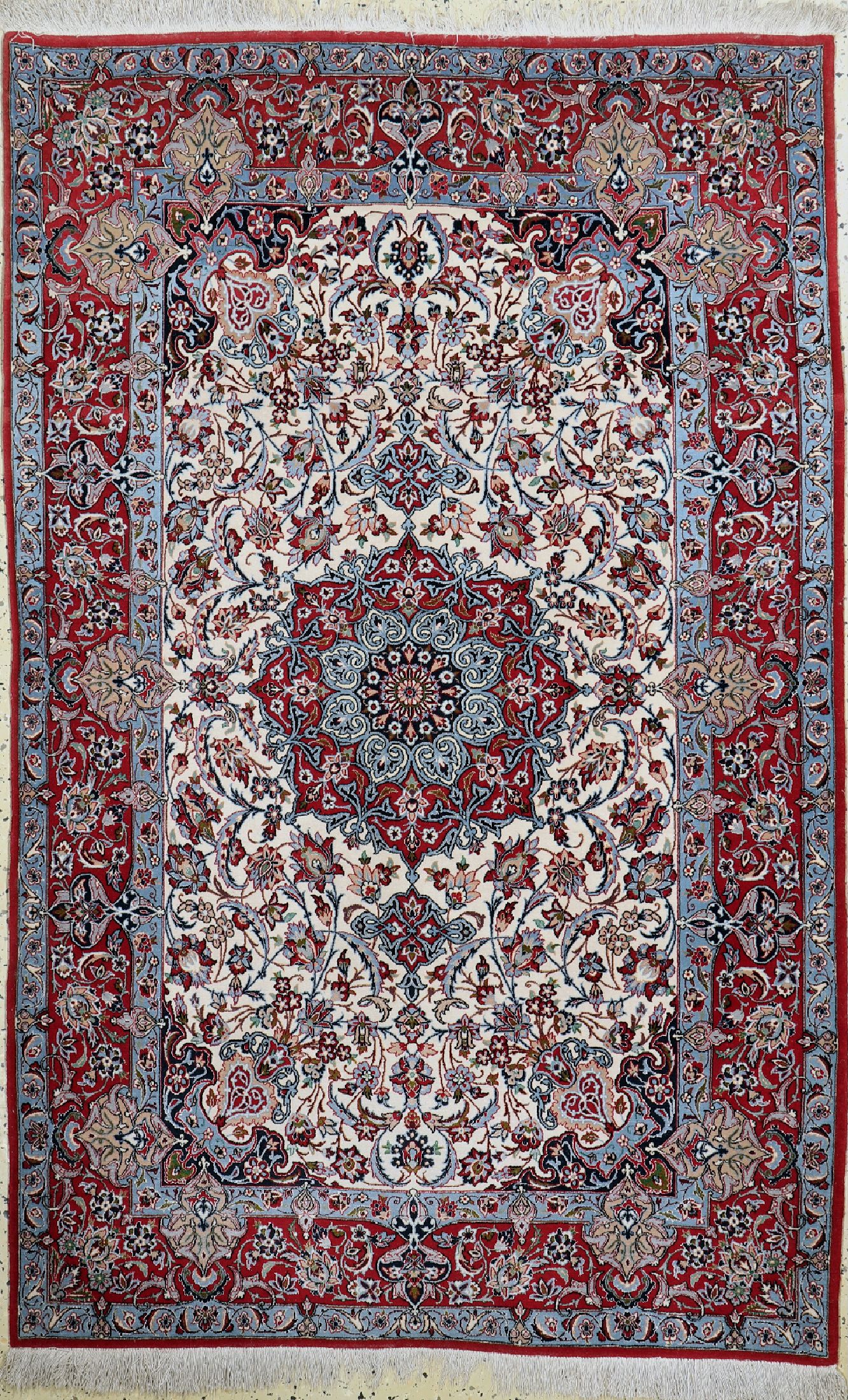 Esfahan fein, Persien, ca. 50 Jahre, Korkwolle mit und auf Seide, ca. 177 x 114 cm,ca. 1,0 Mio. Kn/qm, EHZ: 1-2