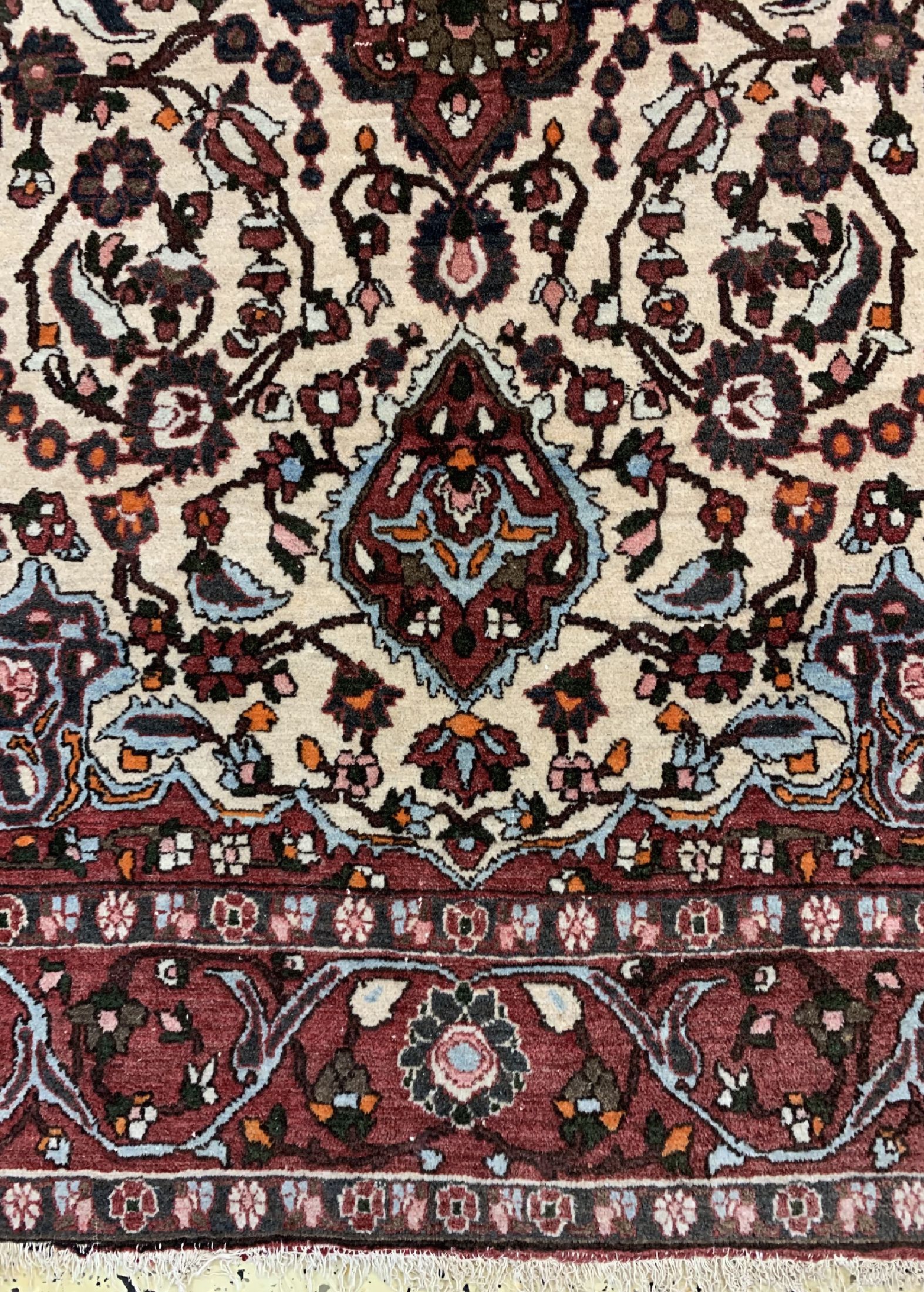 Detail b: Esfahan Mobarake, Persien, um 1940, Wolle auf Baumwolle, ca. 210 x 143 cm, EHZ: 2