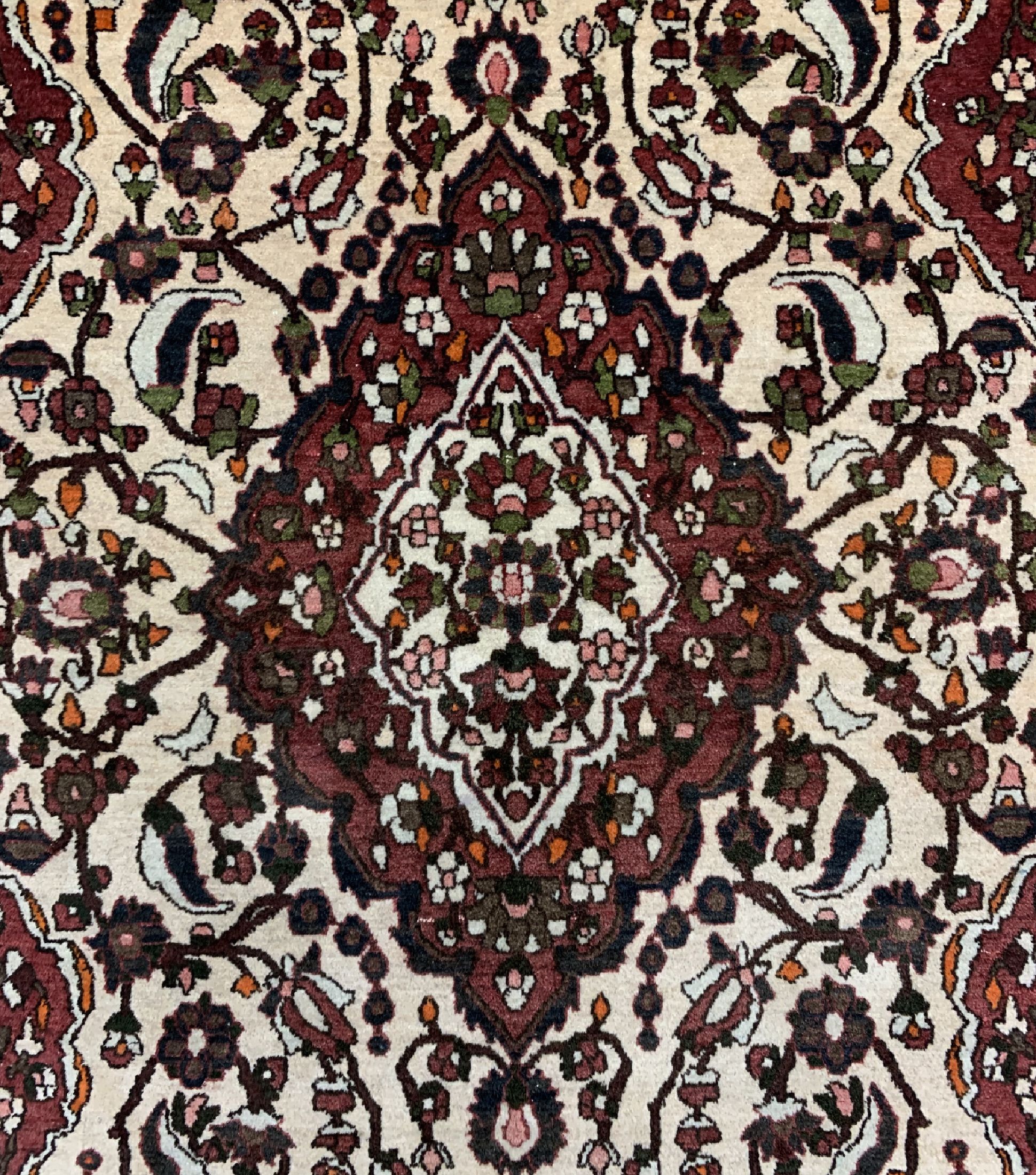 Detail c: Esfahan Mobarake, Persien, um 1940, Wolle auf Baumwolle, ca. 210 x 143 cm, EHZ: 2