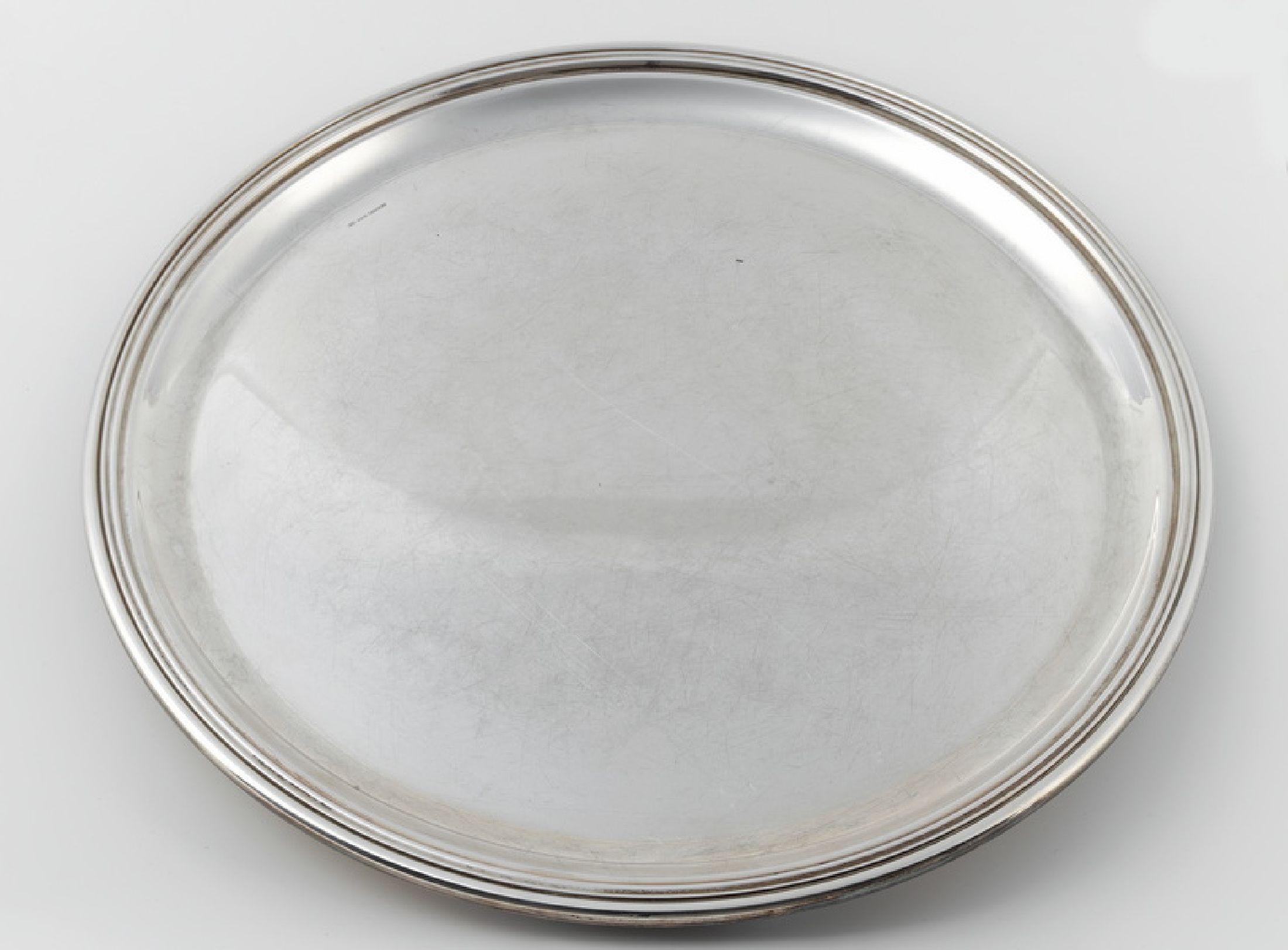 Detail a: Tee- und Kaffeeservice mit Tablett, Italien, 800er (Service) und 925er Silber (Tablett),zeitlose schlichte Form, best. aus: Kaffee- und Teekanne (H ...