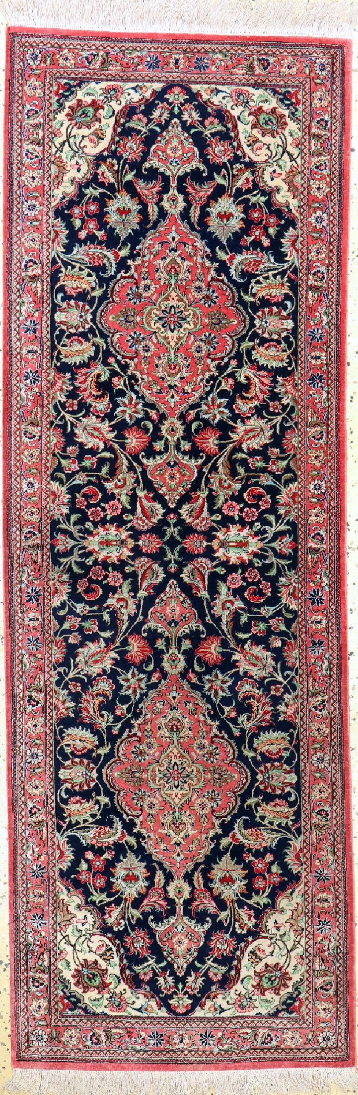 Ghom Seide, Persien, ca. 40 Jahre, reine Naturseide, ca. 183 x 63 cm, ca. 1,0 Mio. Kn/qm, EHZ: 1-2