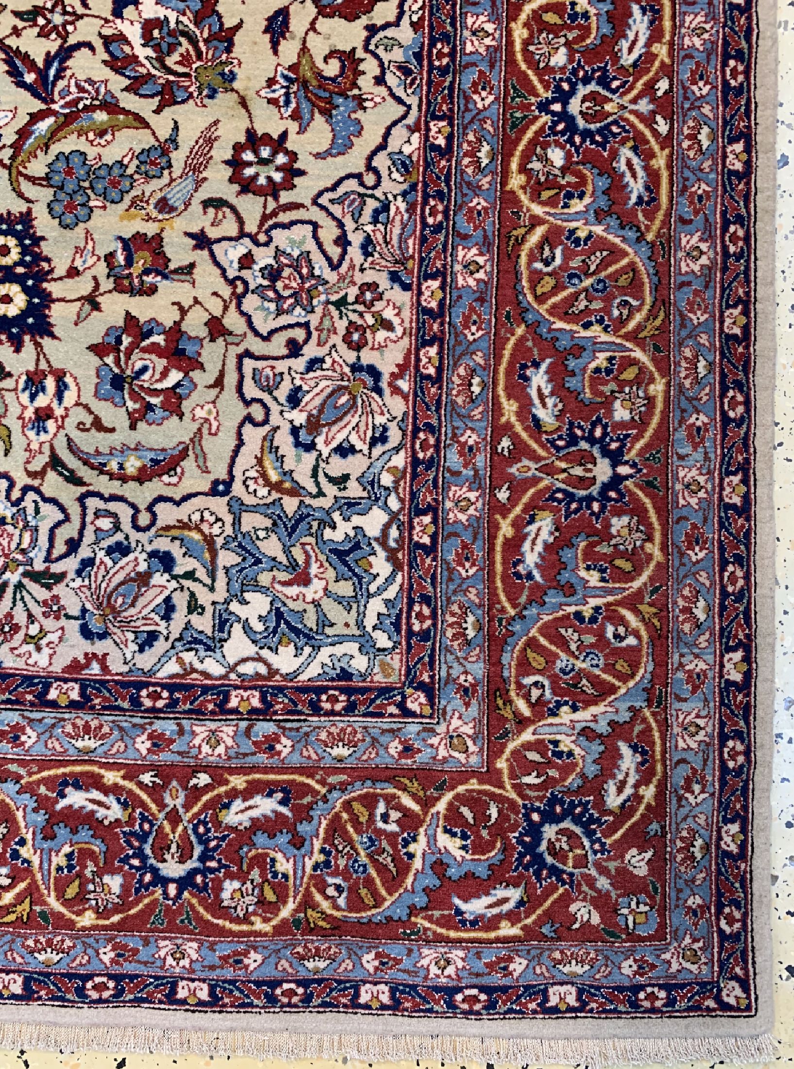 Detail a: Esfahan fein alt, Persien, um 1940, Korkwolle mit und auf Seide, ca. 210 x 144 cm,EHZ: 2, (Minimaler Mottenfraß am Rand, gereinigt).