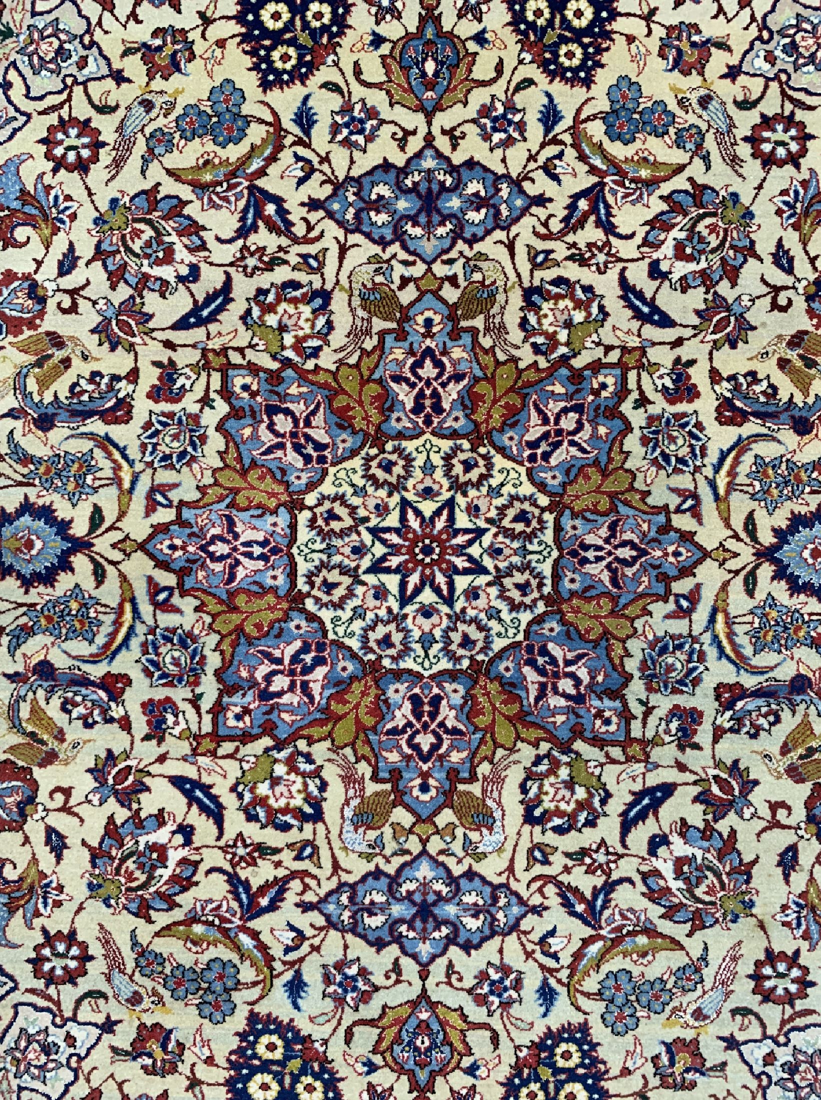 Detail d: Esfahan fein alt, Persien, um 1940, Korkwolle mit und auf Seide, ca. 210 x 144 cm,EHZ: 2, (Minimaler Mottenfraß am Rand, gereinigt).
