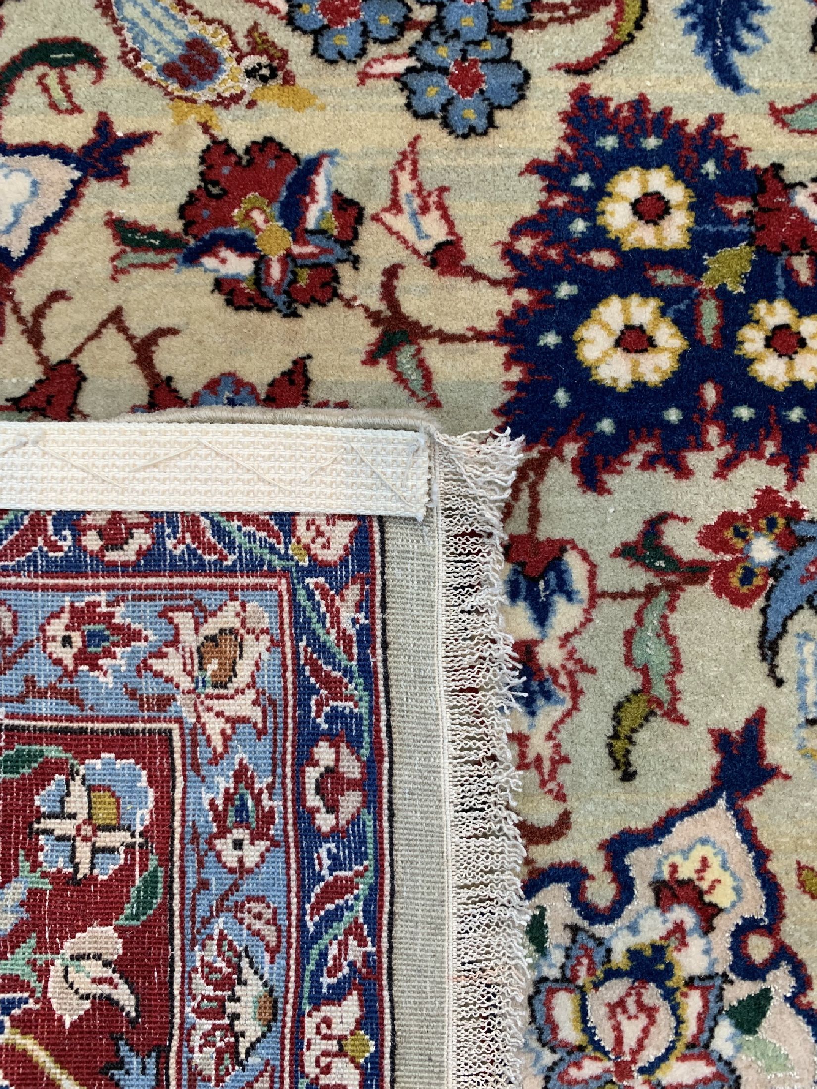 Detail f: Esfahan fein alt, Persien, um 1940, Korkwolle mit und auf Seide, ca. 210 x 144 cm,EHZ: 2, (Minimaler Mottenfraß am Rand, gereinigt).