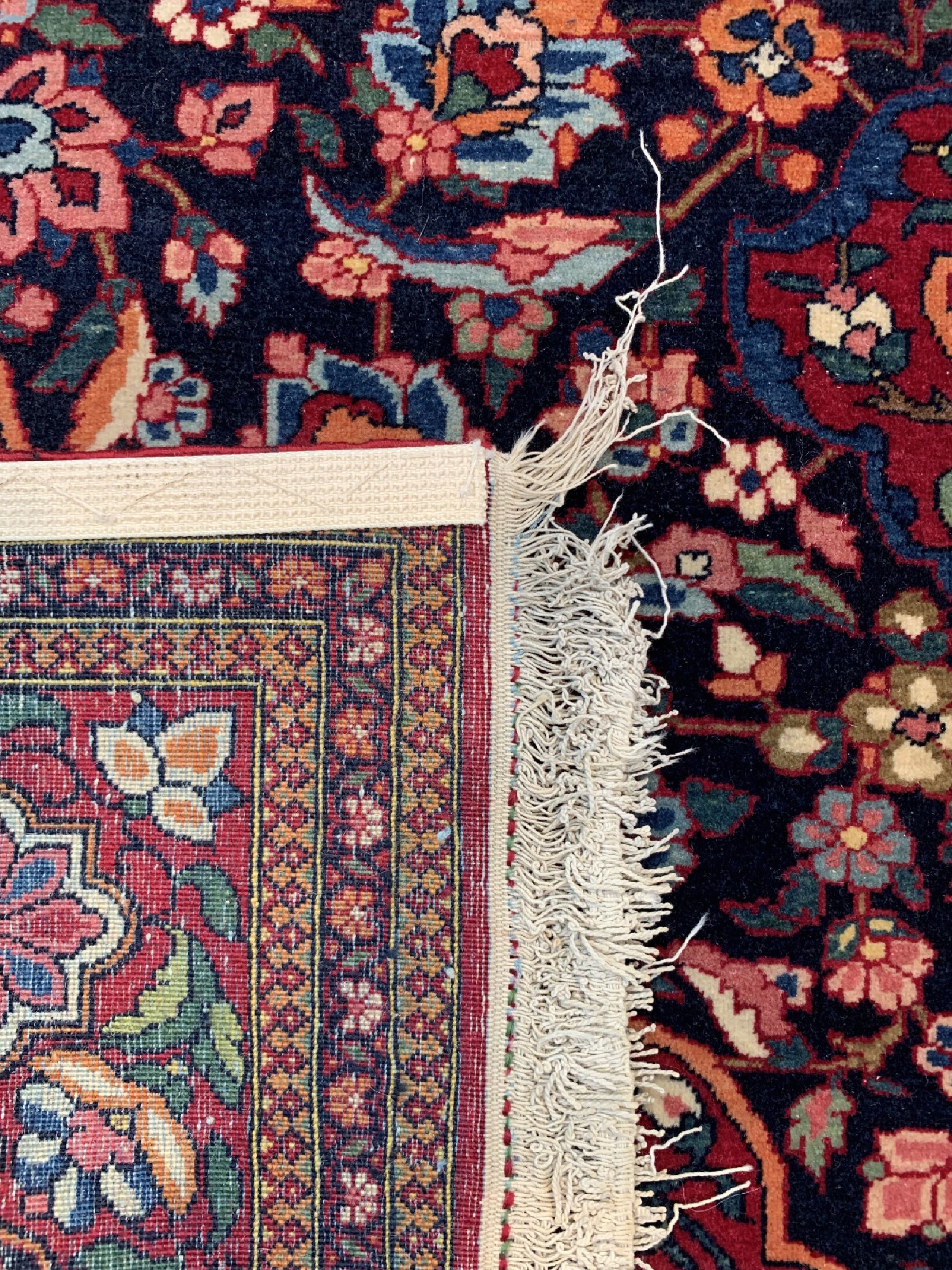 Detail e: Esfahan"Ahmad" alt, Persien, um 1940, Wolleauf Baumwolle, ca. 222 x 138 cm, EHZ: 2-3