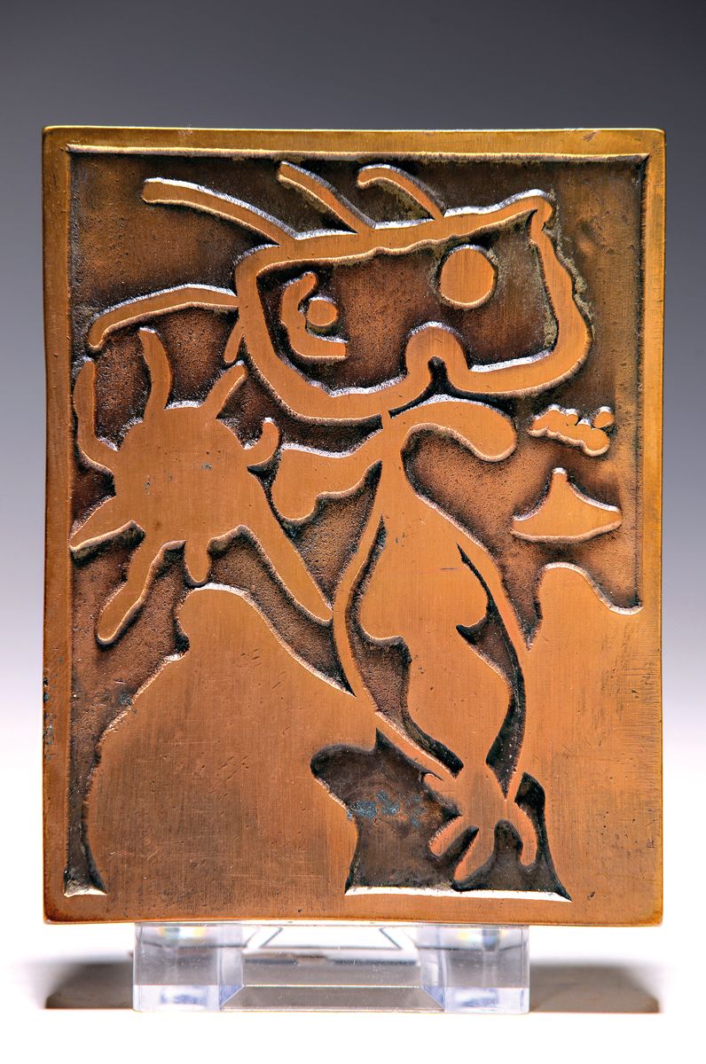 Nach Joan Miro, 1893-1983, "XX Siecle No.4 -1938", um 1980, Bronzerelief nach dem Linolschnitt "Femme pour XXe Siecle", verso ...